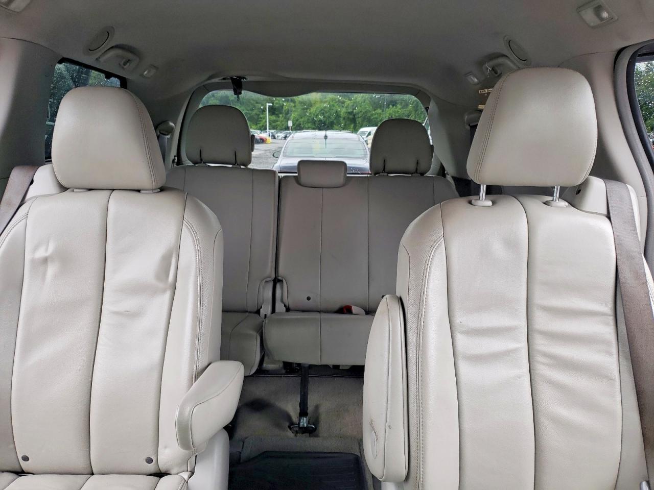 2013 Toyota Sienna Xle 7-passenger Серый vin: 5TDDK3DC7DS055646