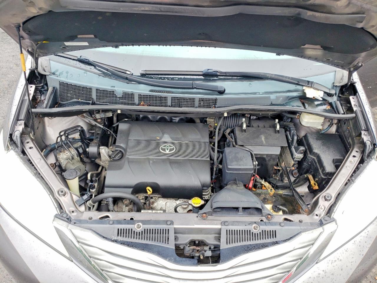 2013 Toyota Sienna Xle 7-passenger Серый vin: 5TDDK3DC7DS055646