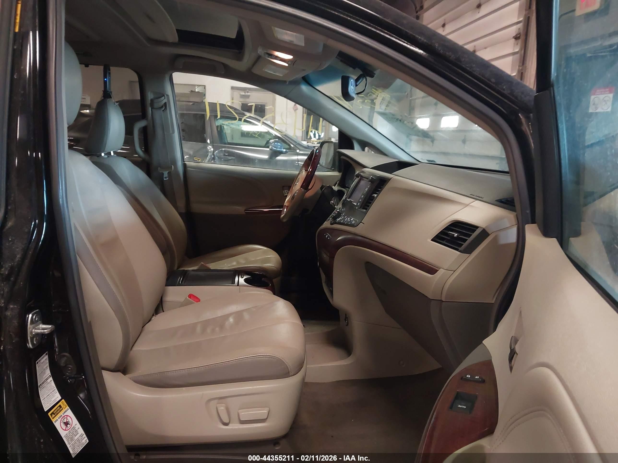 2013 Toyota Sienna Limited 7 Passenger Black vin: 5TDDK3DC7DS059034