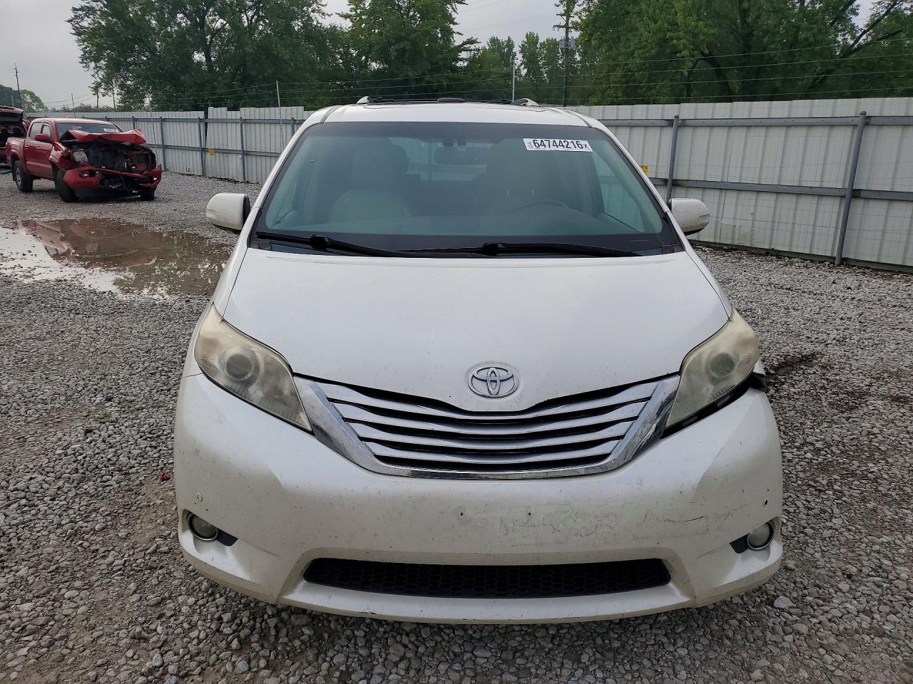 2013 Toyota Sienna Limited 7-passenger White vin: 5TDDK3DC7DS060457