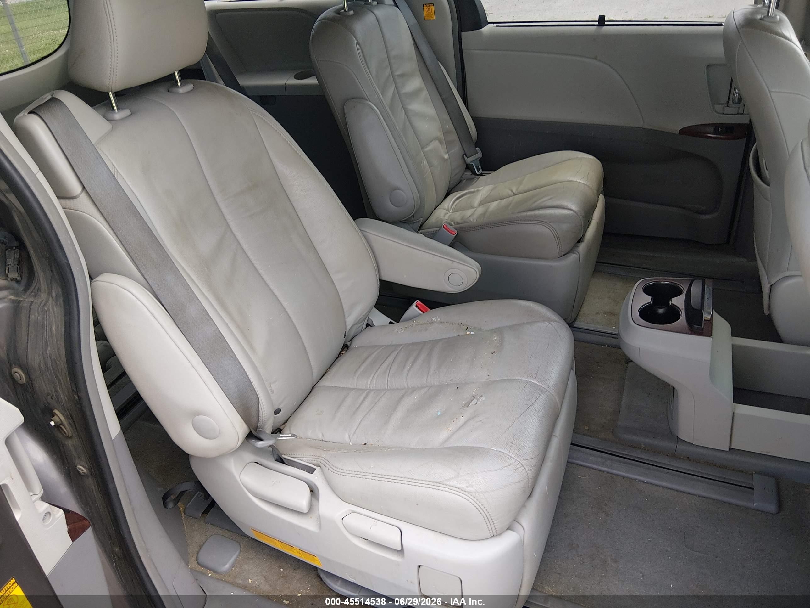 2013 Toyota Sienna Xle 7 Passenger Gray vin: 5TDDK3DC7DS063195
