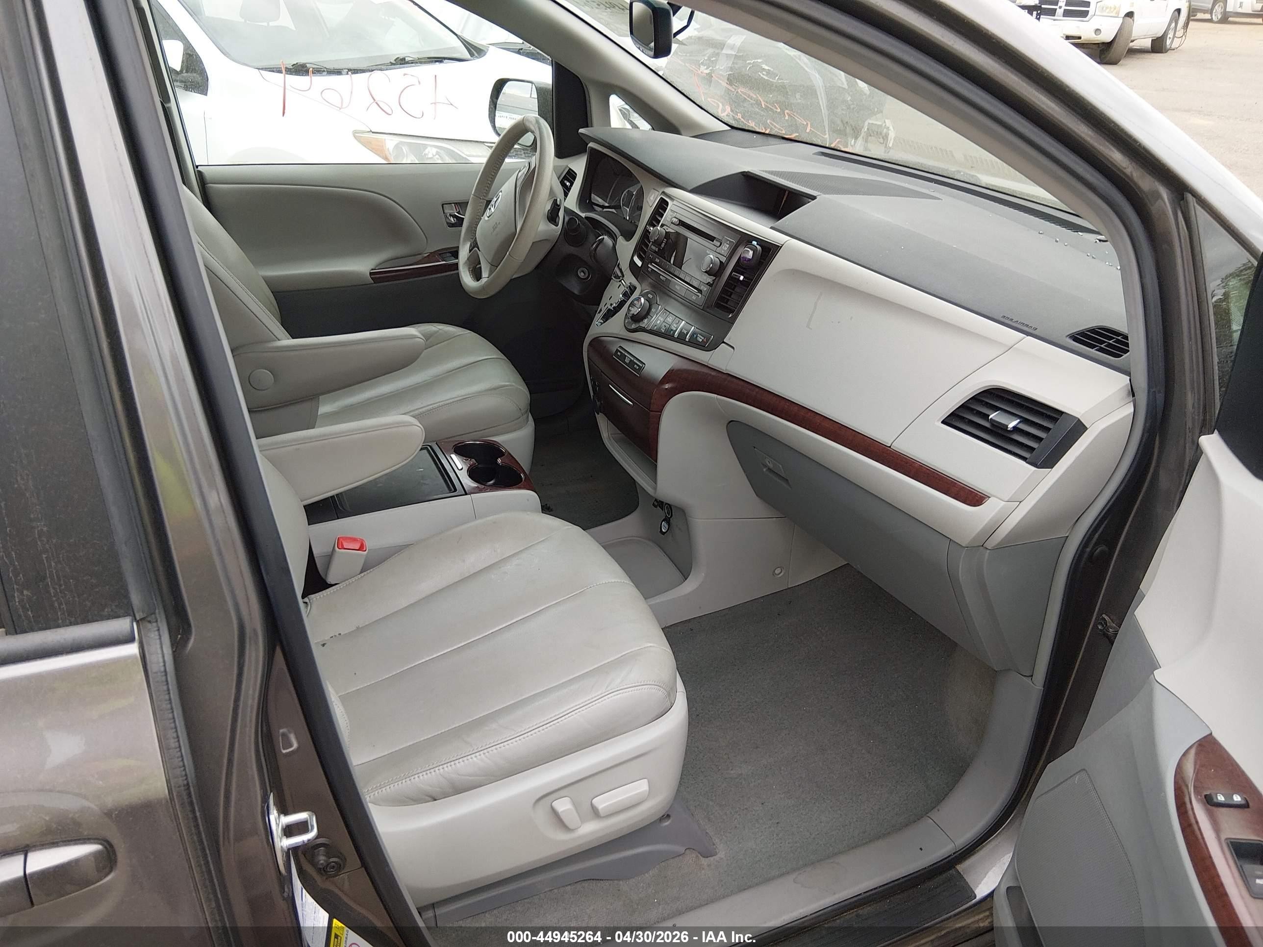 2014 Toyota Sienna Xle 7 Passenger Gray vin: 5TDDK3DC7ES082136