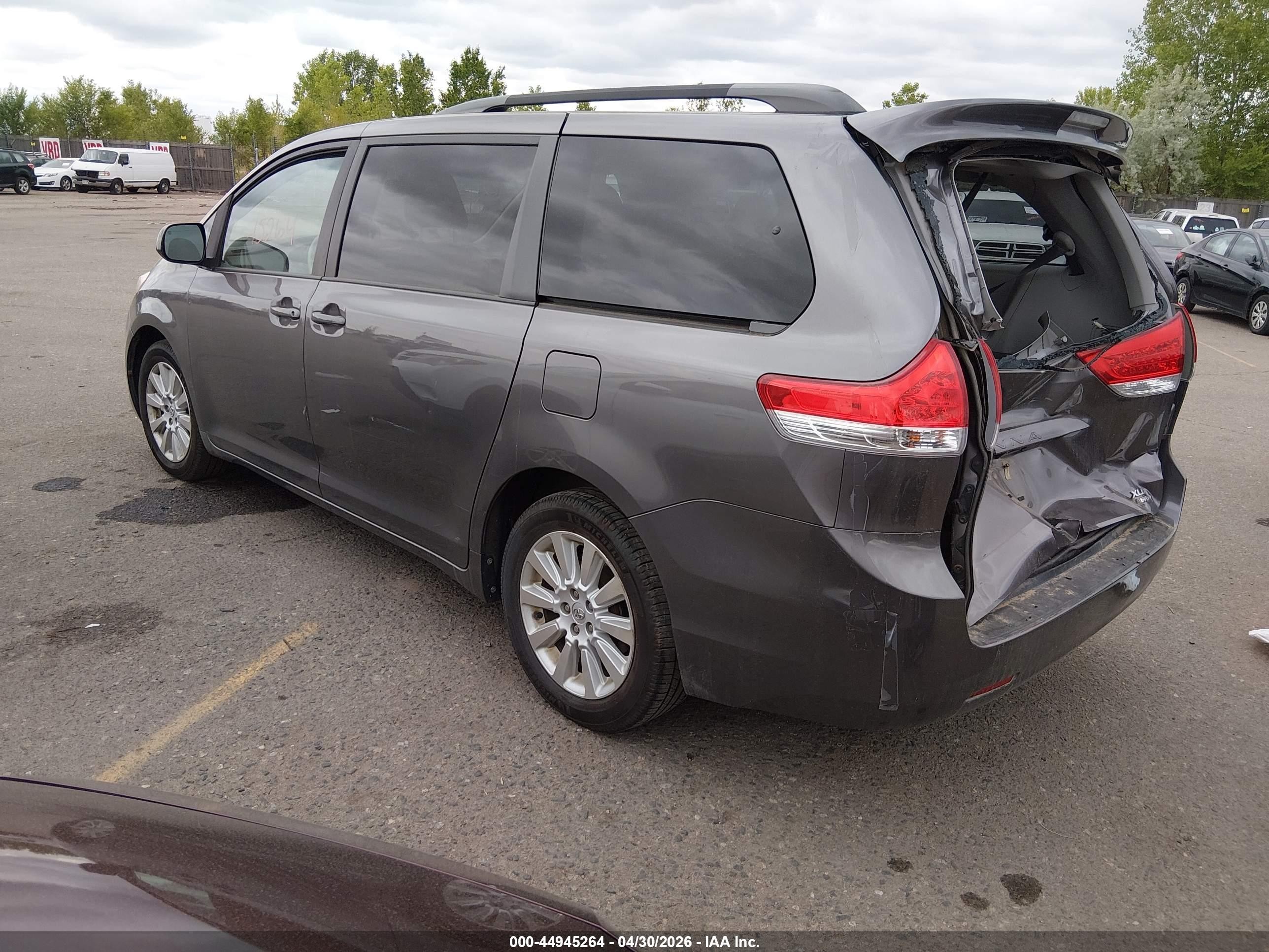 2014 Toyota Sienna Xle 7 Passenger Gray vin: 5TDDK3DC7ES082136