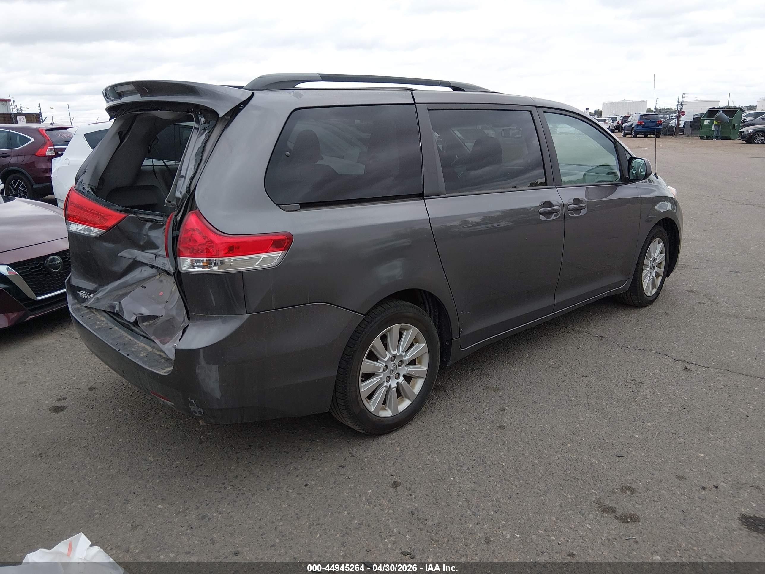 2014 Toyota Sienna Xle 7 Passenger Gray vin: 5TDDK3DC7ES082136