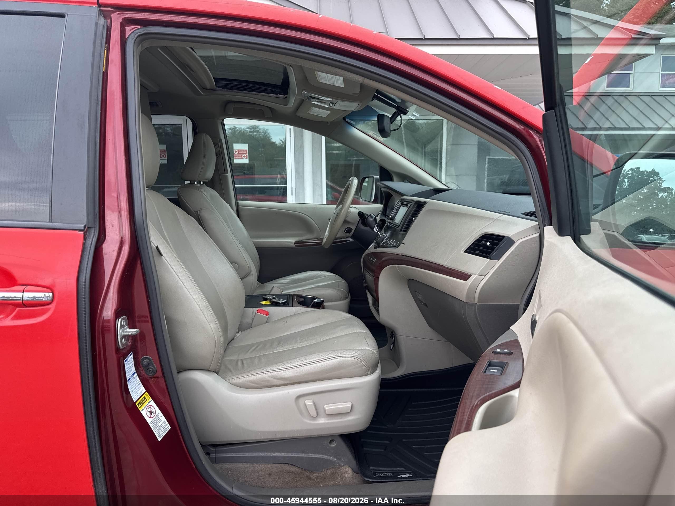 2014 Toyota Sienna Xle 7 Passenger Red vin: 5TDDK3DC7ES083755