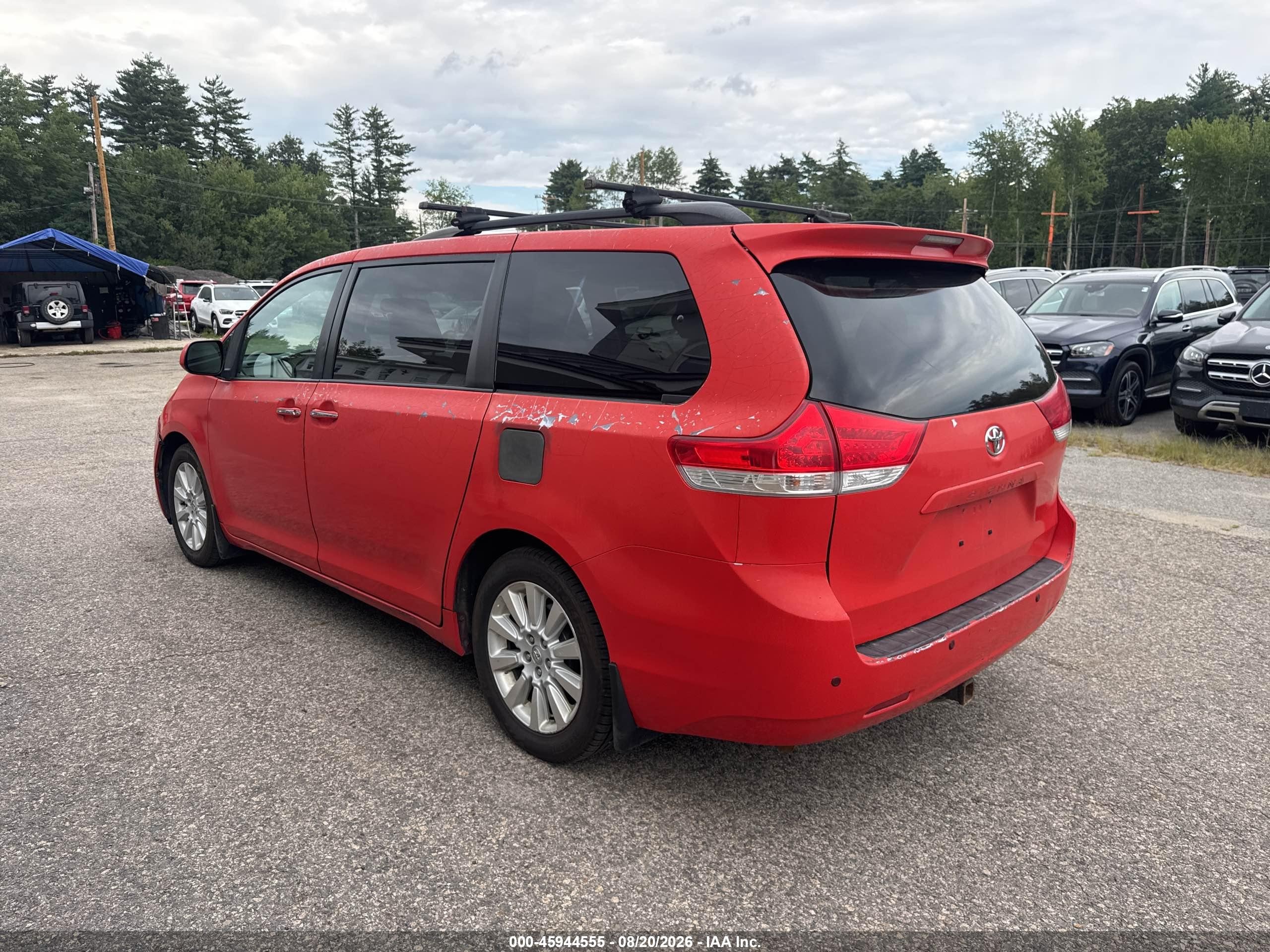 2014 Toyota Sienna Xle 7 Passenger Red vin: 5TDDK3DC7ES083755