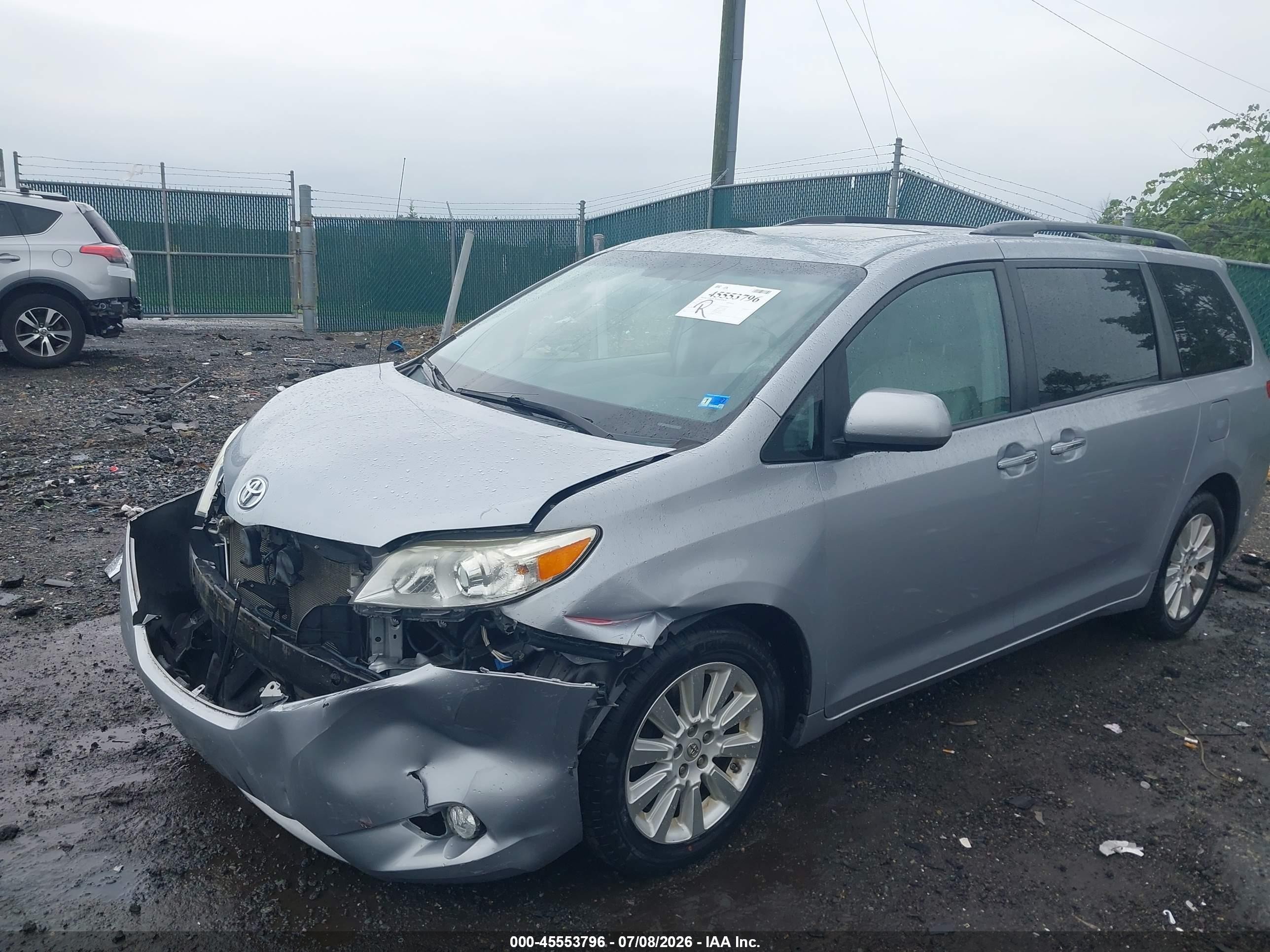 2014 Toyota Sienna Xle 7 Passenger Gray vin: 5TDDK3DC7ES090608