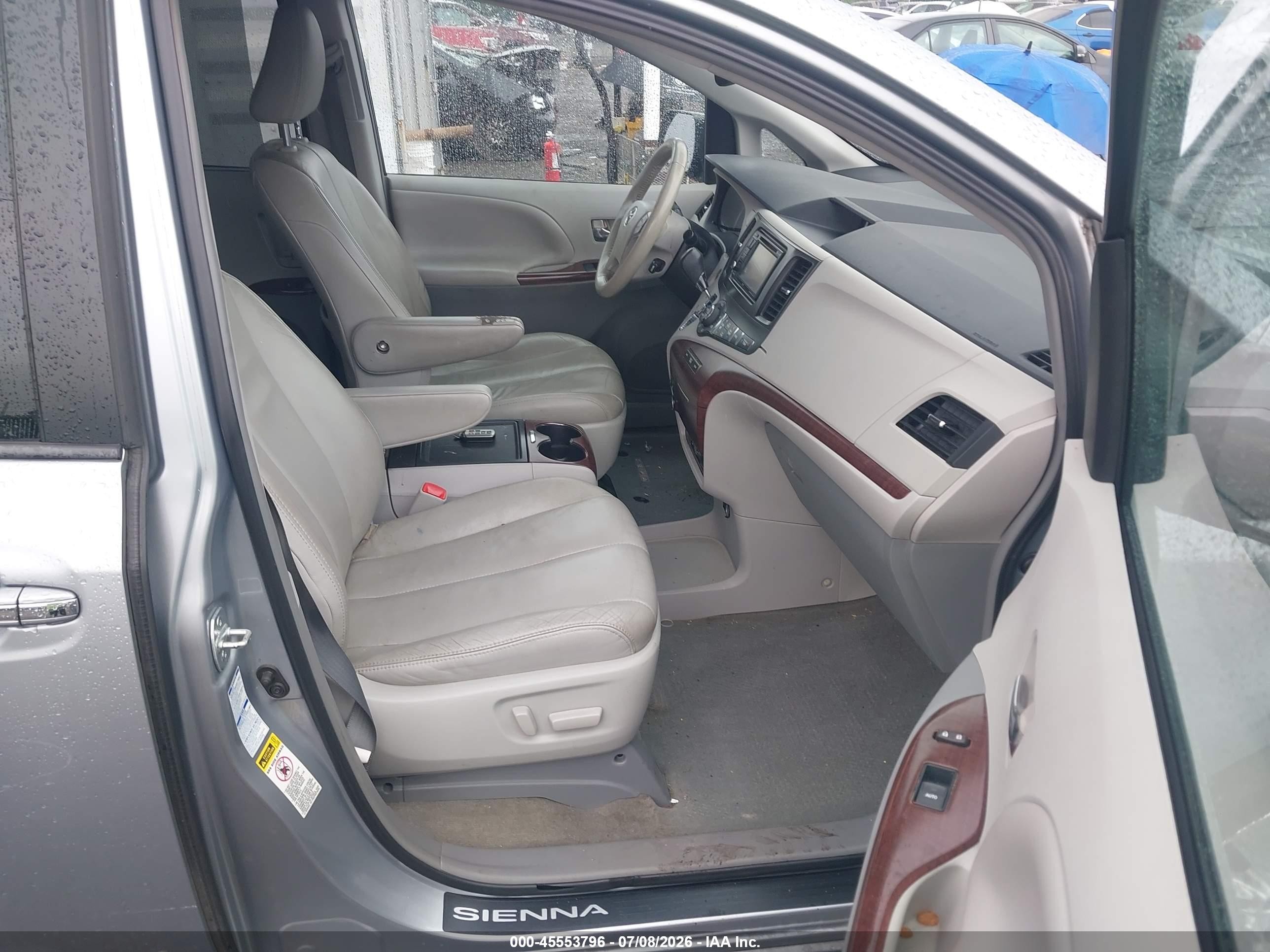 2014 Toyota Sienna Xle 7 Passenger Gray vin: 5TDDK3DC7ES090608