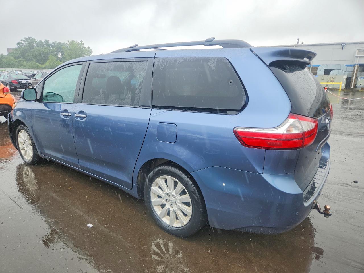 2015 Toyota Sienna Xle 7-passenger Blue vin: 5TDDK3DC7FS099245