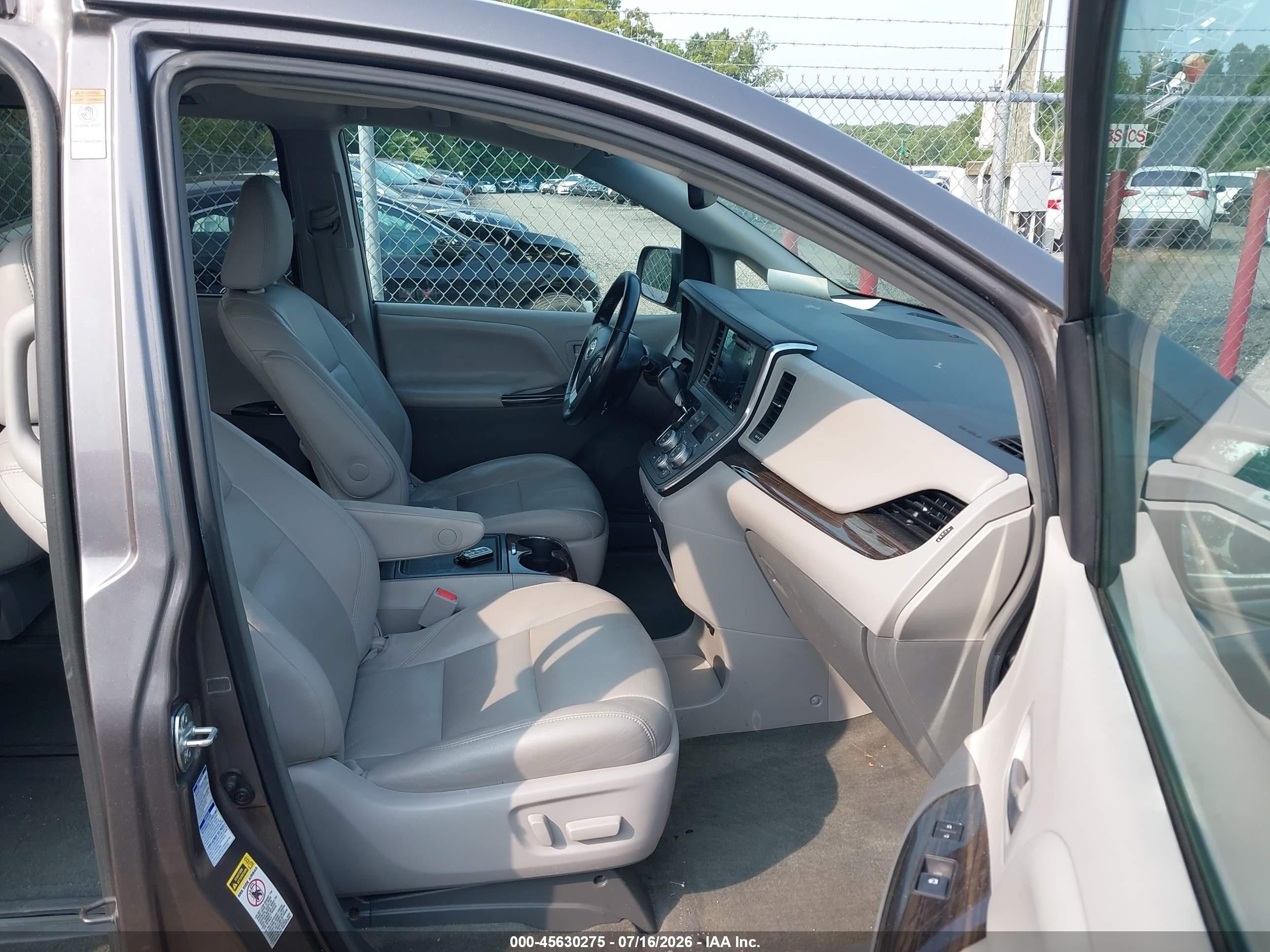 2015 Toyota Sienna Xle Premium 7 Passenger Gray vin: 5TDDK3DC7FS100782