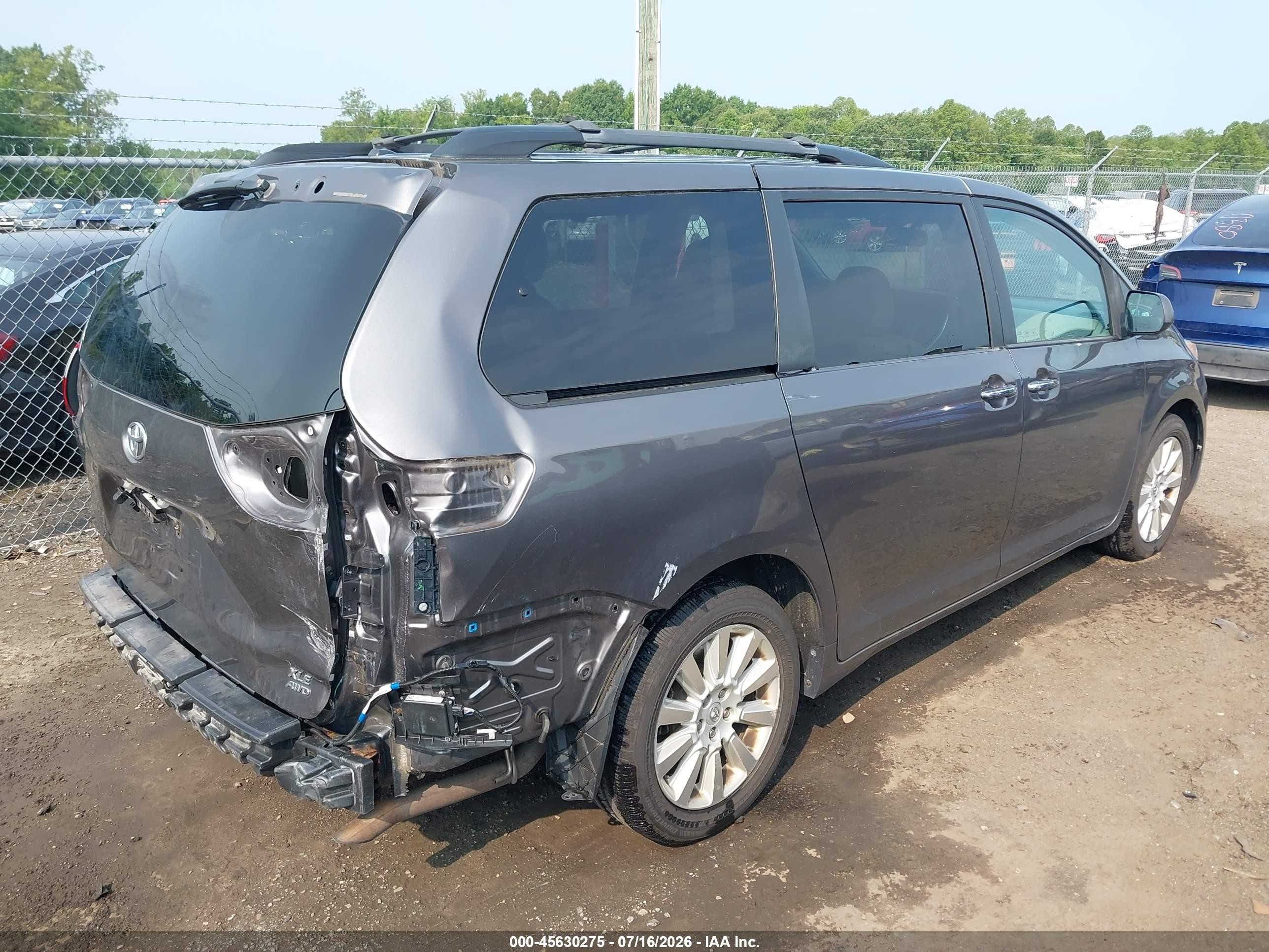 2015 Toyota Sienna Xle Premium 7 Passenger Gray vin: 5TDDK3DC7FS100782