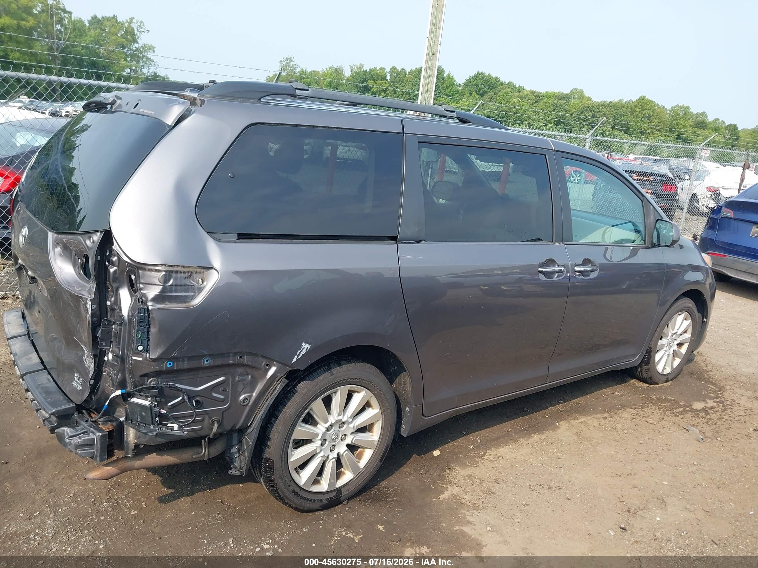 2015 Toyota Sienna Xle Premium 7 Passenger Gray vin: 5TDDK3DC7FS100782