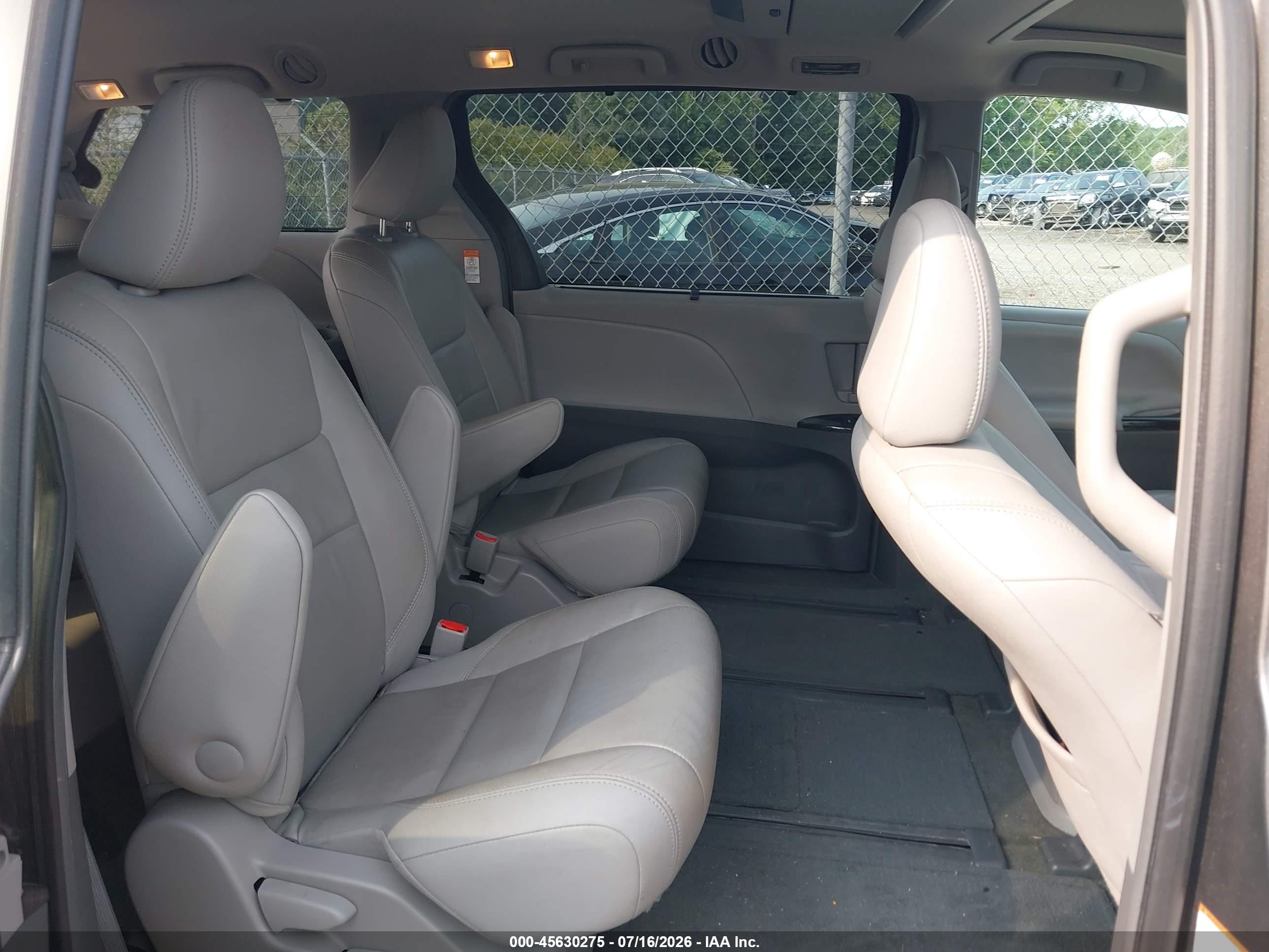 2015 Toyota Sienna Xle Premium 7 Passenger Gray vin: 5TDDK3DC7FS100782