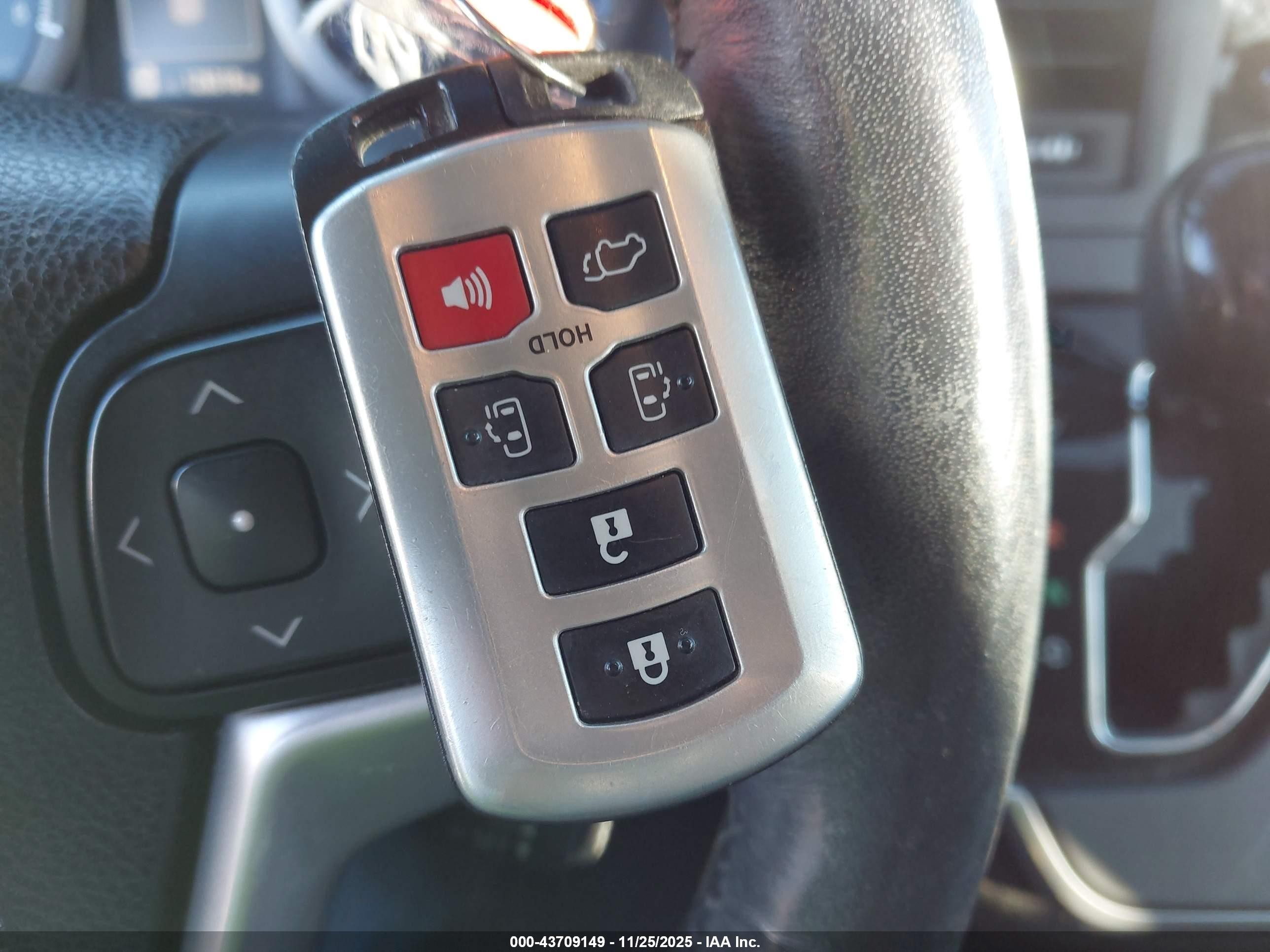 2015 Toyota Sienna Limited Premium 7 Passenger Серебряный vin: 5TDDK3DC7FS116044