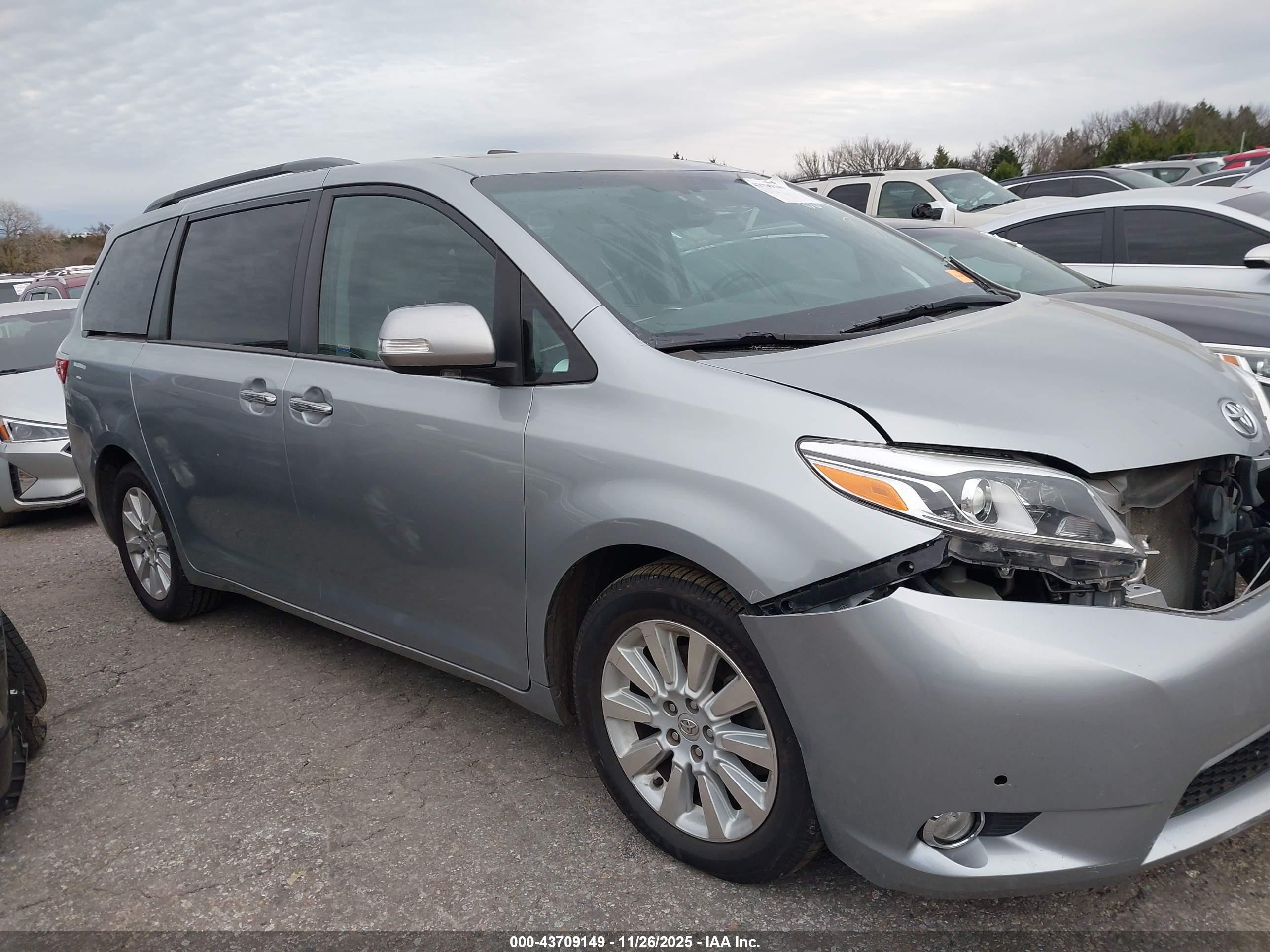 2015 Toyota Sienna Limited Premium 7 Passenger Серебряный vin: 5TDDK3DC7FS116044