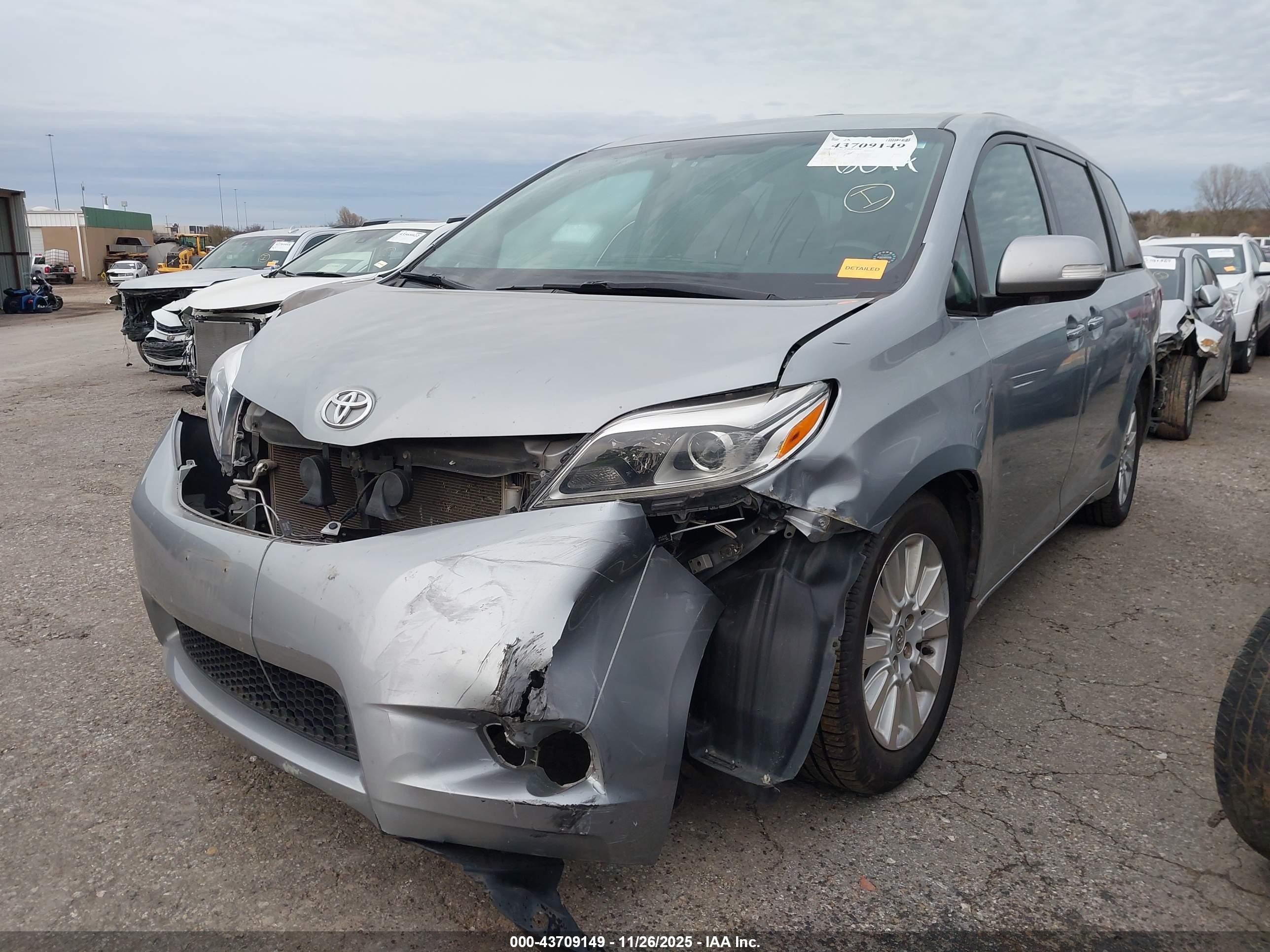 2015 Toyota Sienna Limited Premium 7 Passenger Серебряный vin: 5TDDK3DC7FS116044