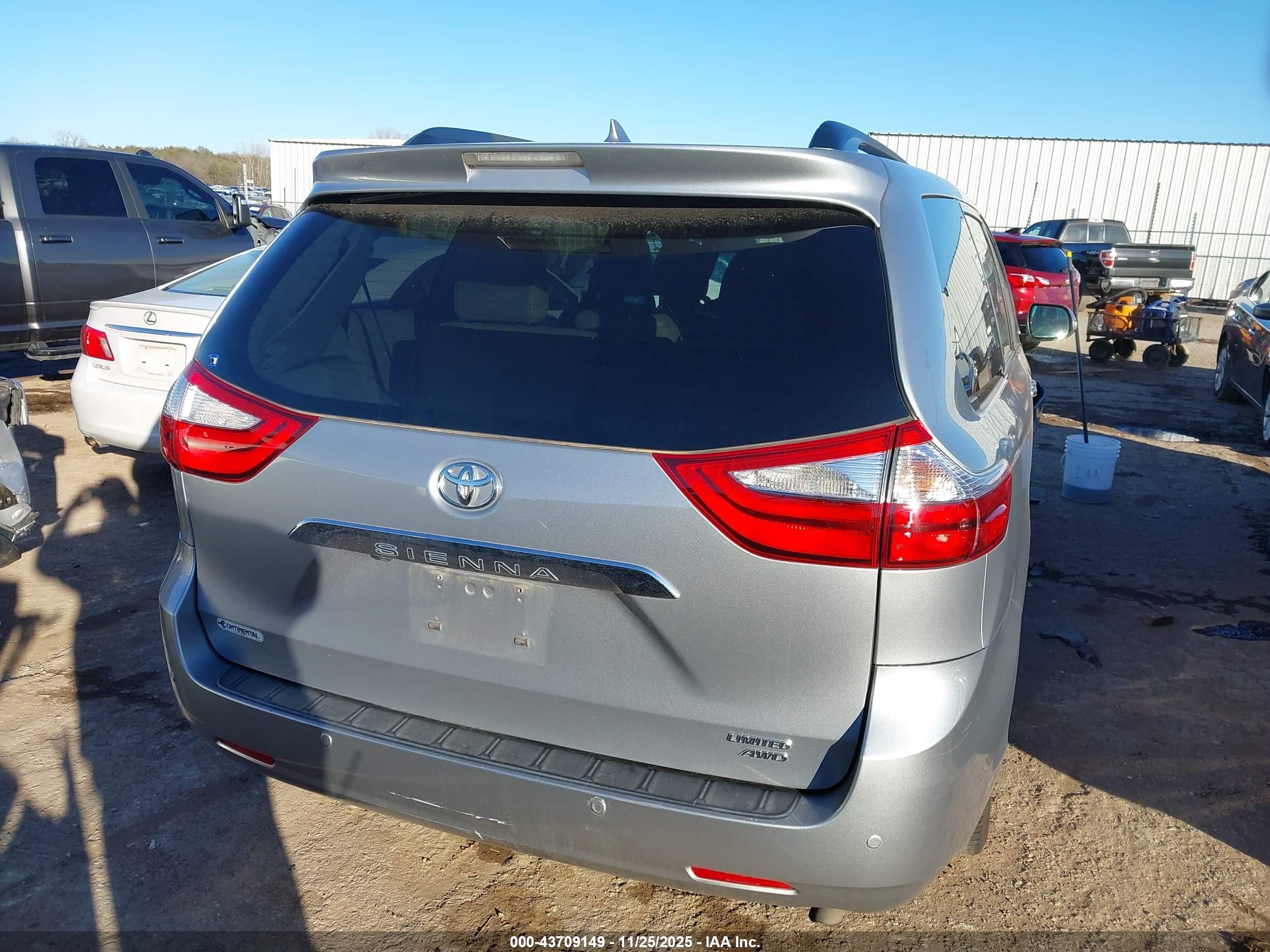 2015 Toyota Sienna Limited Premium 7 Passenger Серебряный vin: 5TDDK3DC7FS116044