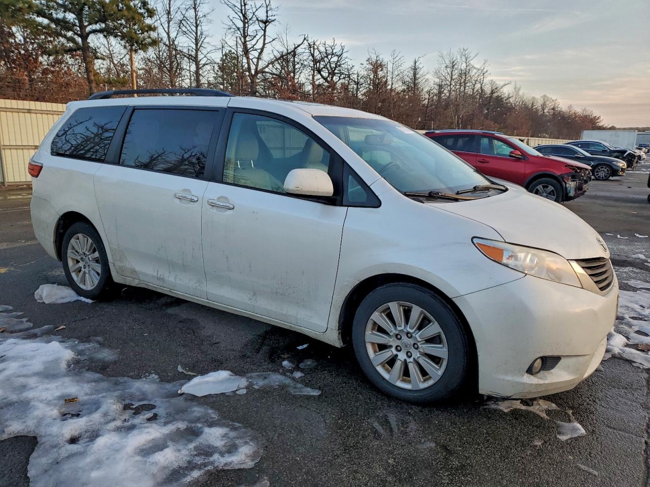 2015 Toyota Sienna Xle Белый vin: 5TDDK3DC7FS121972