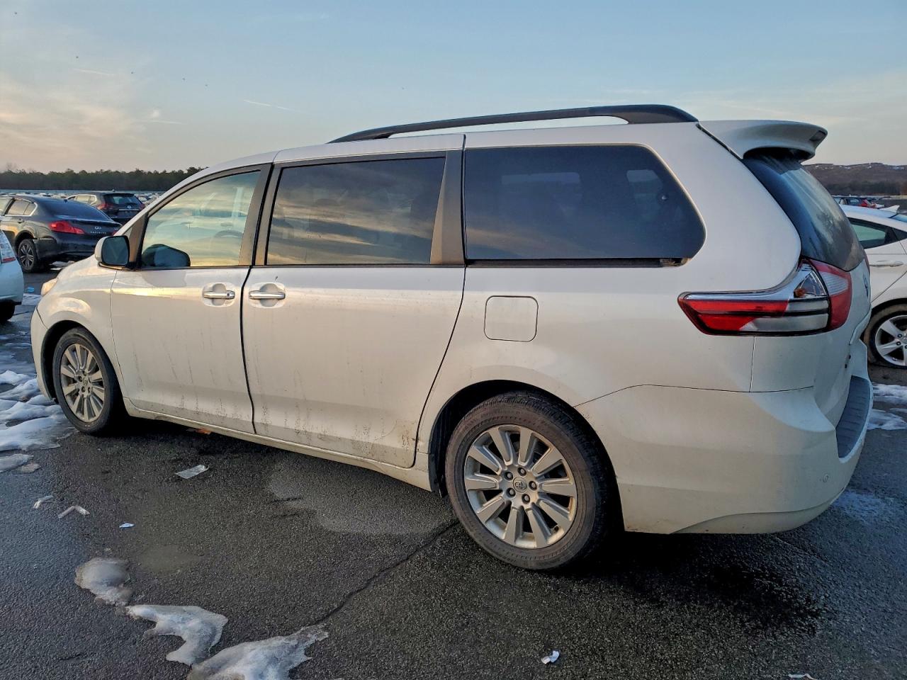 2015 Toyota Sienna Xle Белый vin: 5TDDK3DC7FS121972