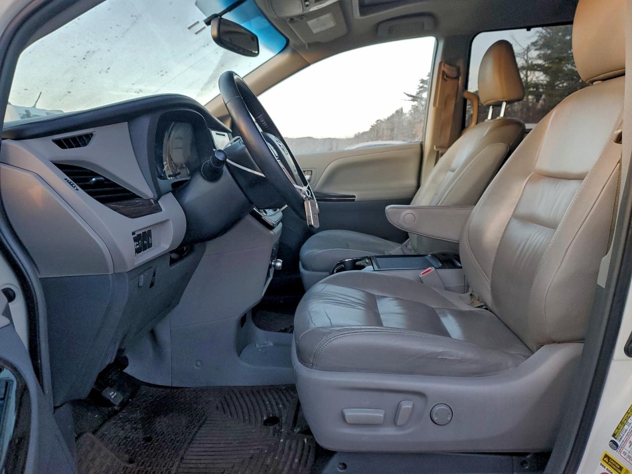 2015 Toyota Sienna Xle Белый vin: 5TDDK3DC7FS121972