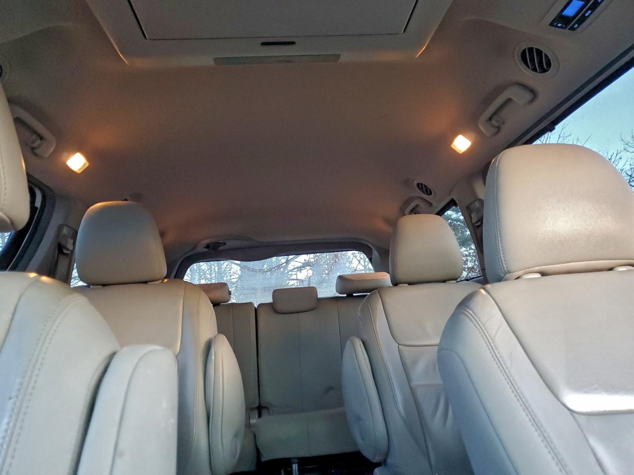 2015 Toyota Sienna Xle Белый vin: 5TDDK3DC7FS121972
