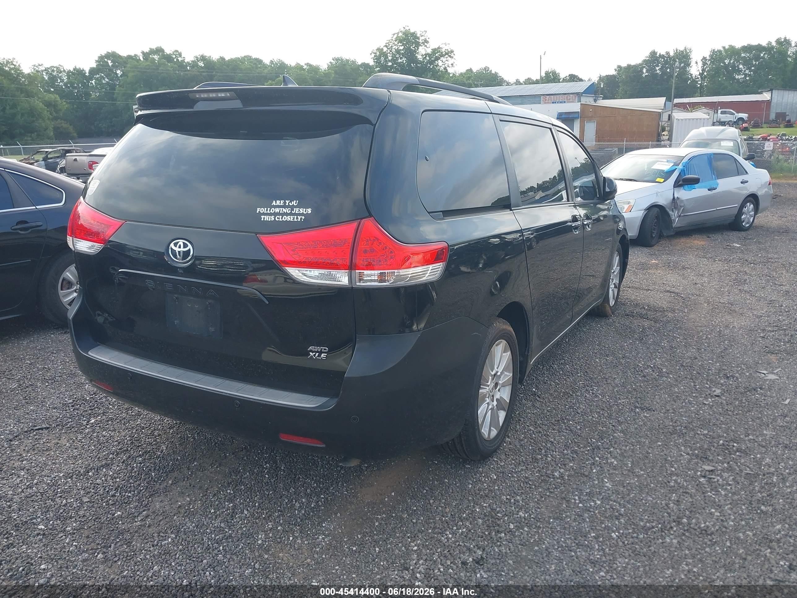 2011 Toyota Sienna Xle Черный vin: 5TDDK3DC8BS001950