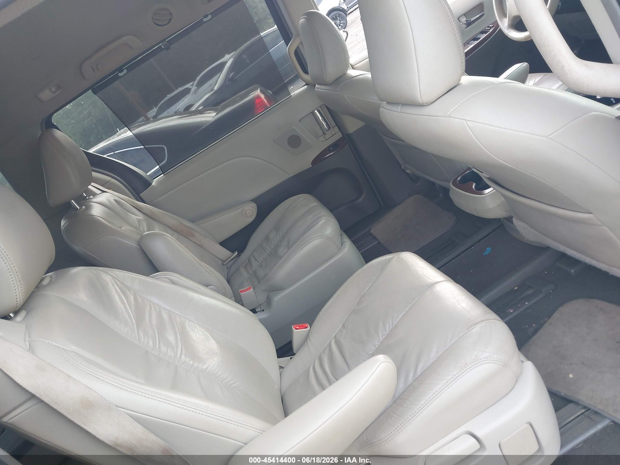 2011 Toyota Sienna Xle Черный vin: 5TDDK3DC8BS001950