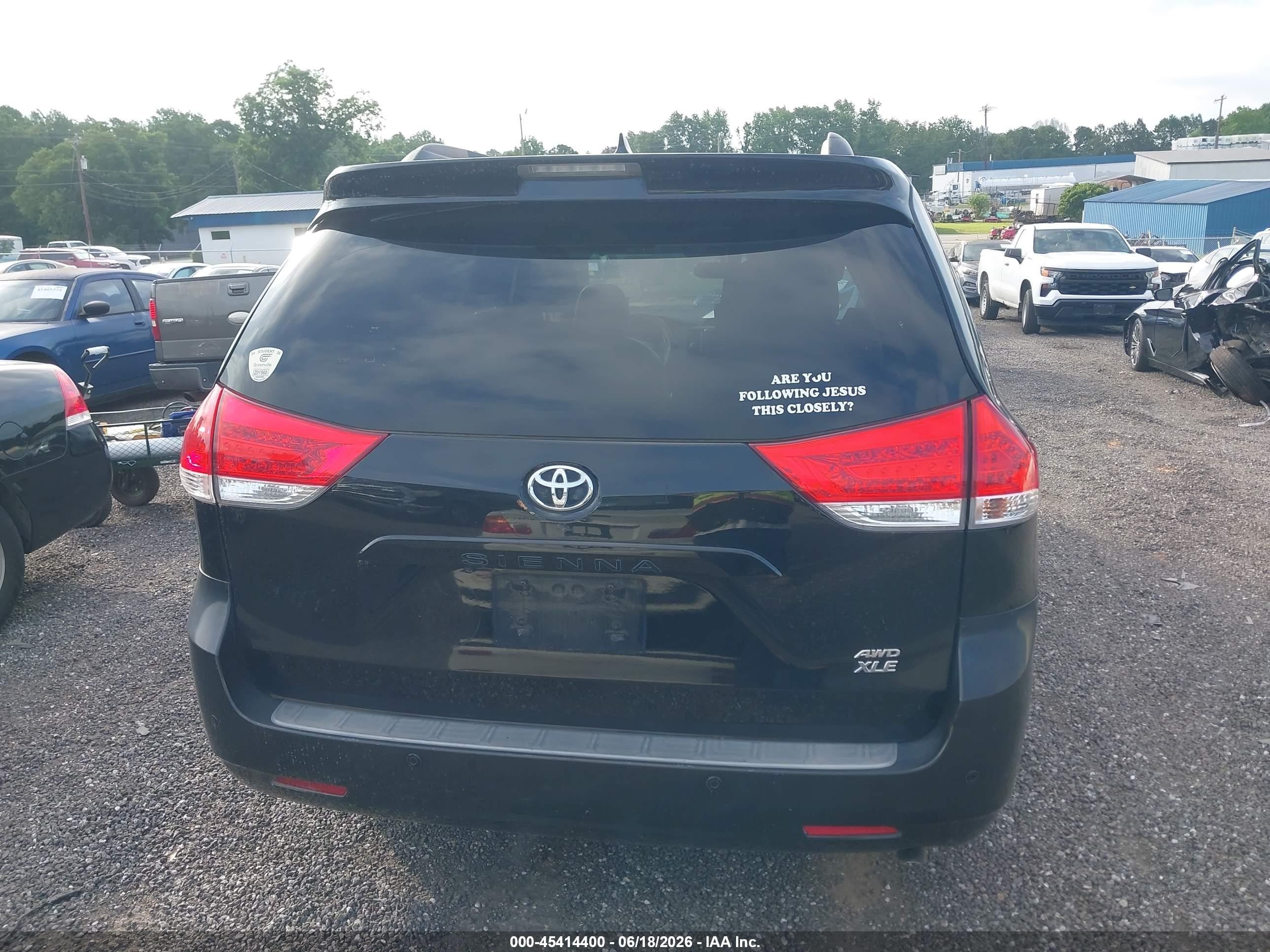 2011 Toyota Sienna Xle Черный vin: 5TDDK3DC8BS001950