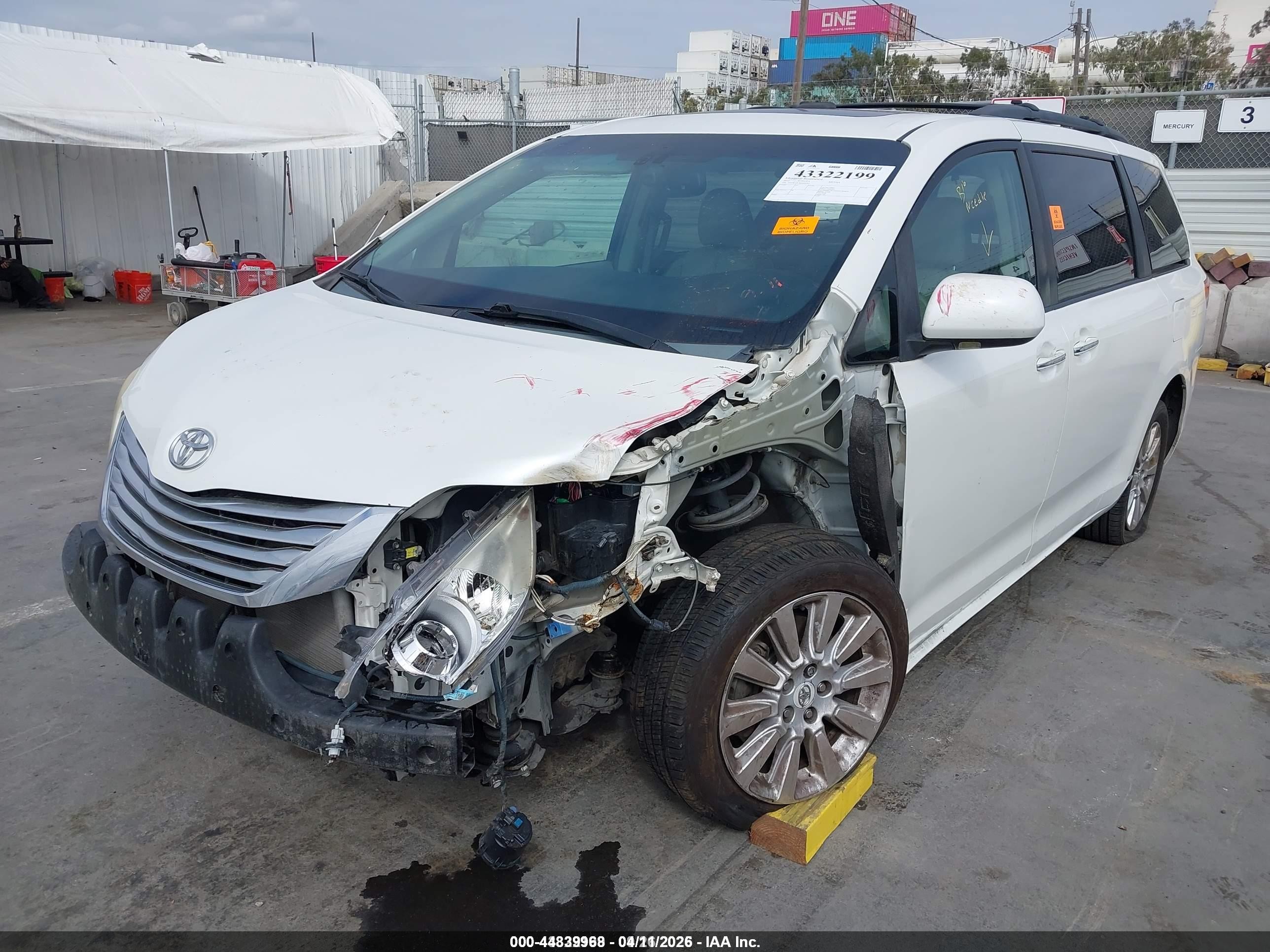 2011 Toyota Sienna Limited White vin: 5TDDK3DC8BS005593