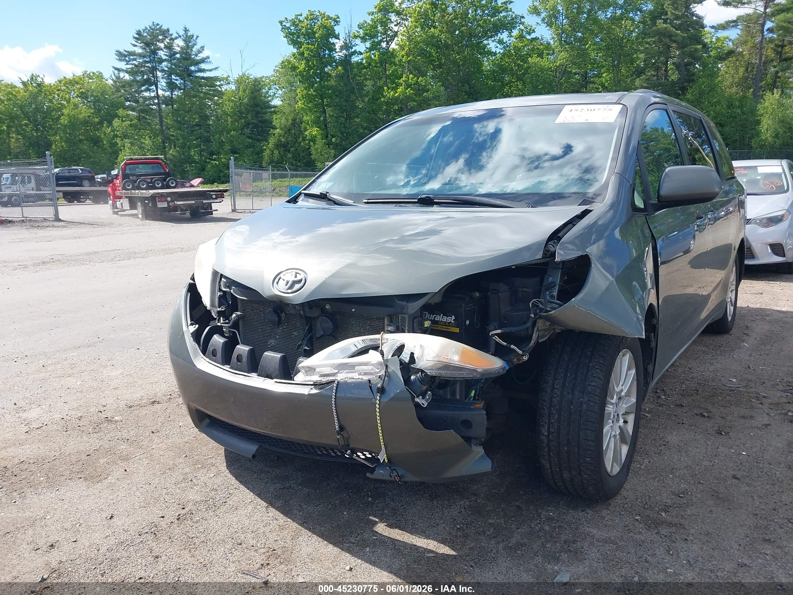 2011 Toyota Sienna Xle Green vin: 5TDDK3DC8BS010146