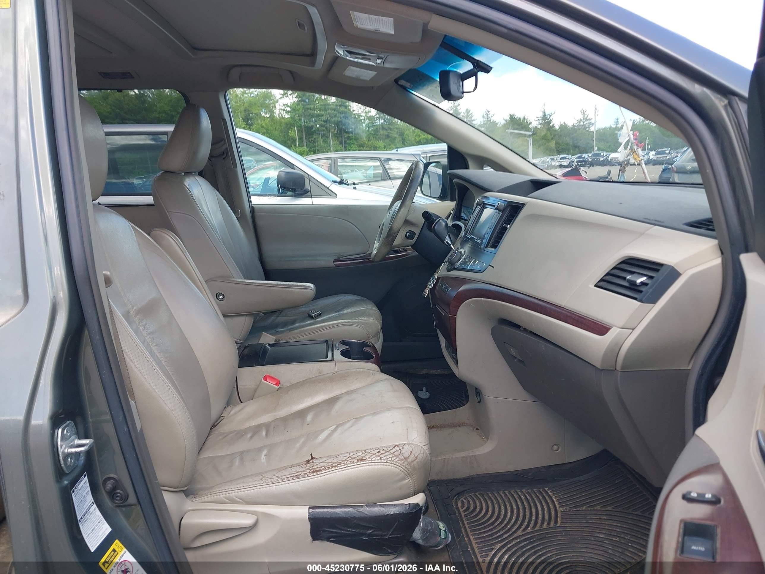 2011 Toyota Sienna Xle Green vin: 5TDDK3DC8BS010146