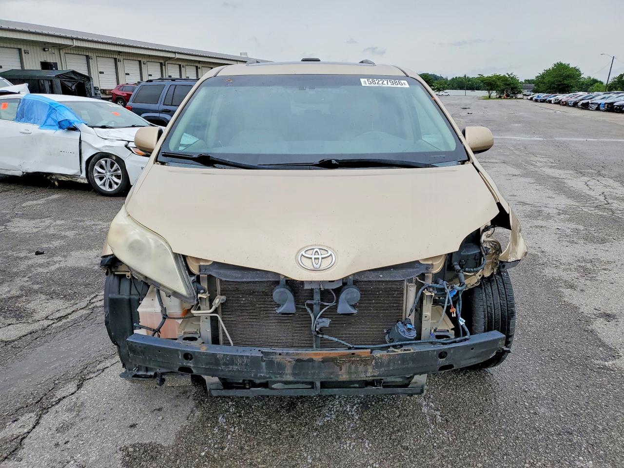 2011 Toyota Sienna Xle/limited V Gold vin: 5TDDK3DC8BS027724