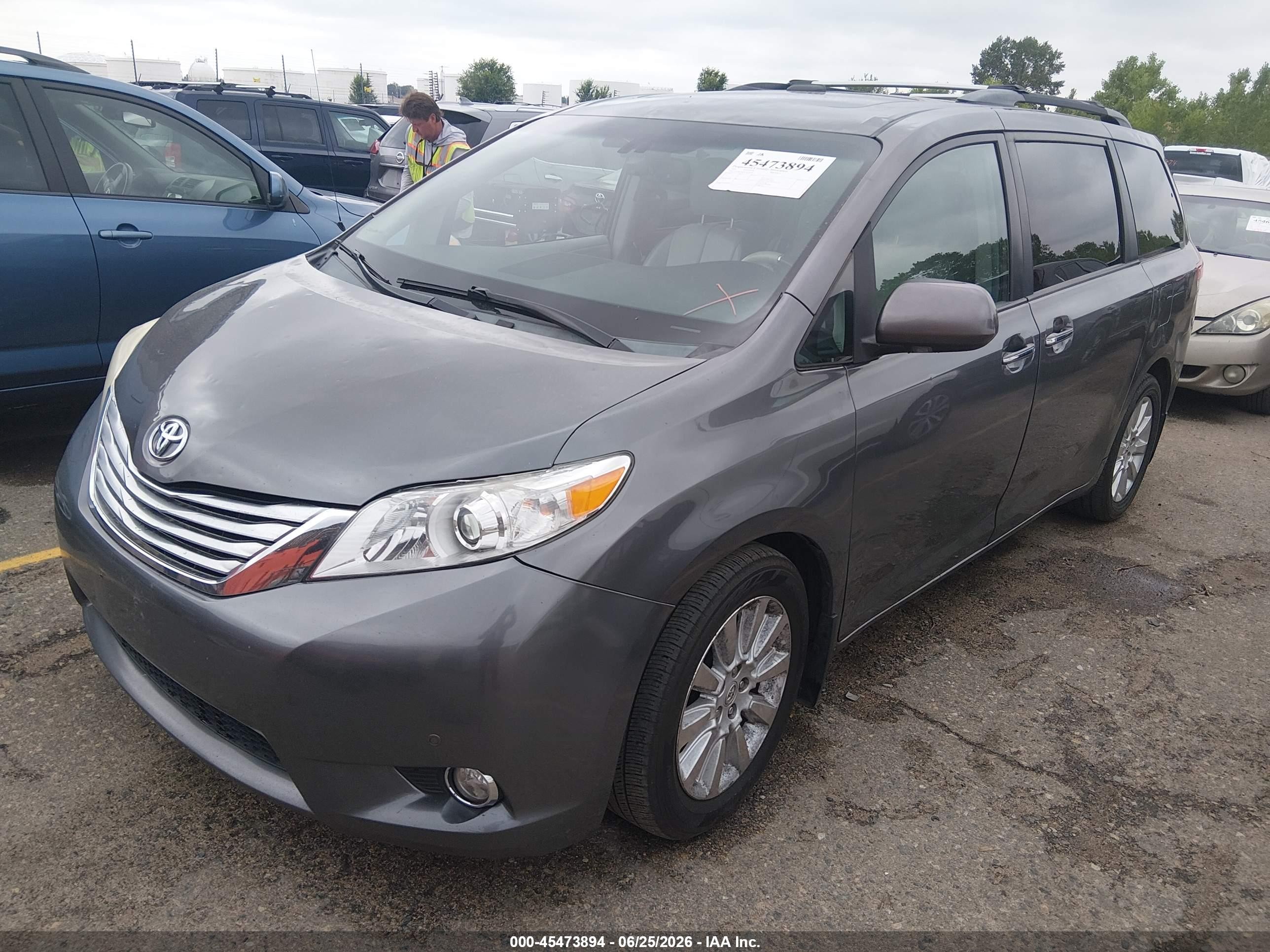 2012 Toyota Sienna Limited 7 Passenger Silver vin: 5TDDK3DC8CS030771