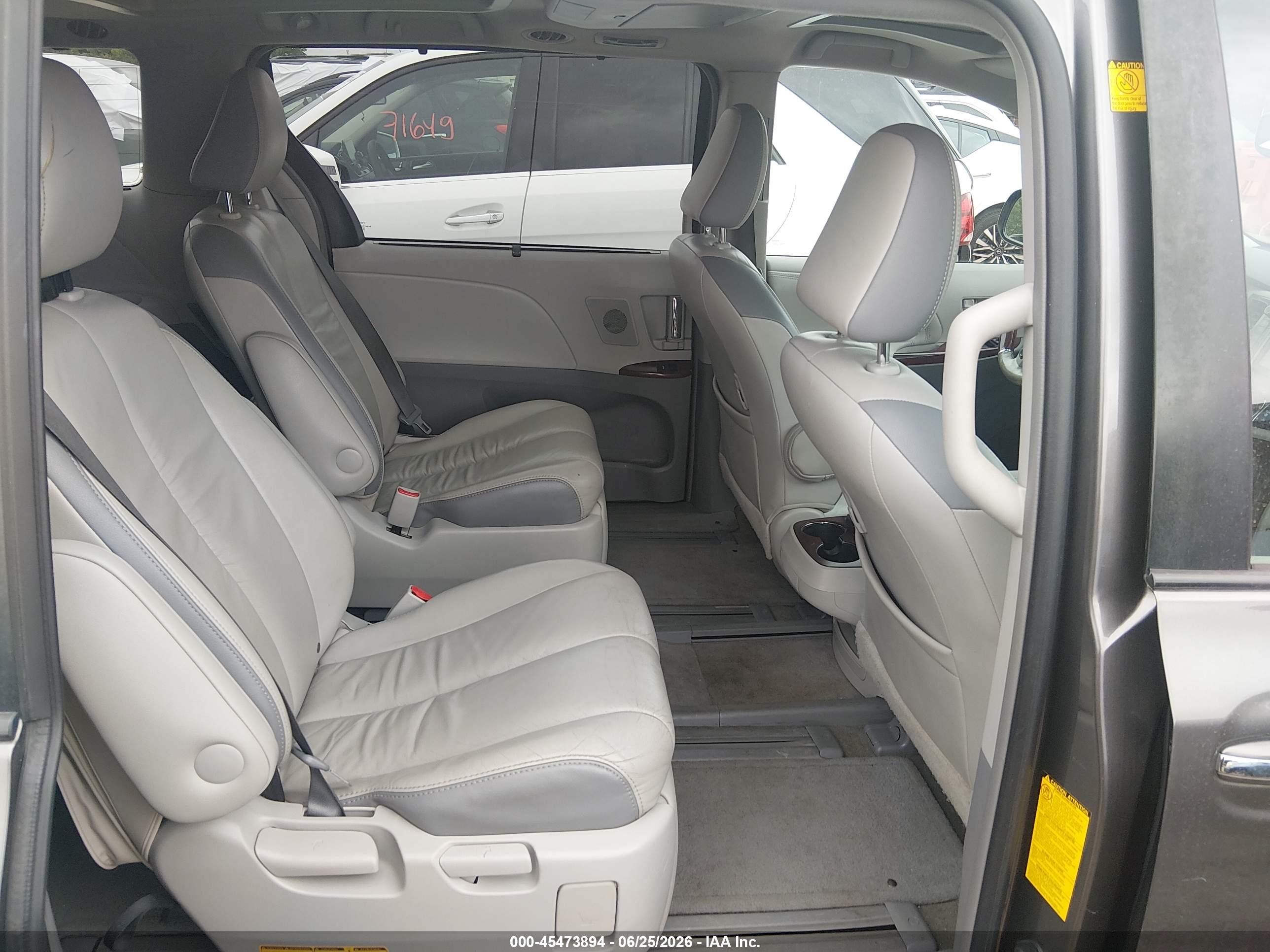 2012 Toyota Sienna Limited 7 Passenger Silver vin: 5TDDK3DC8CS030771