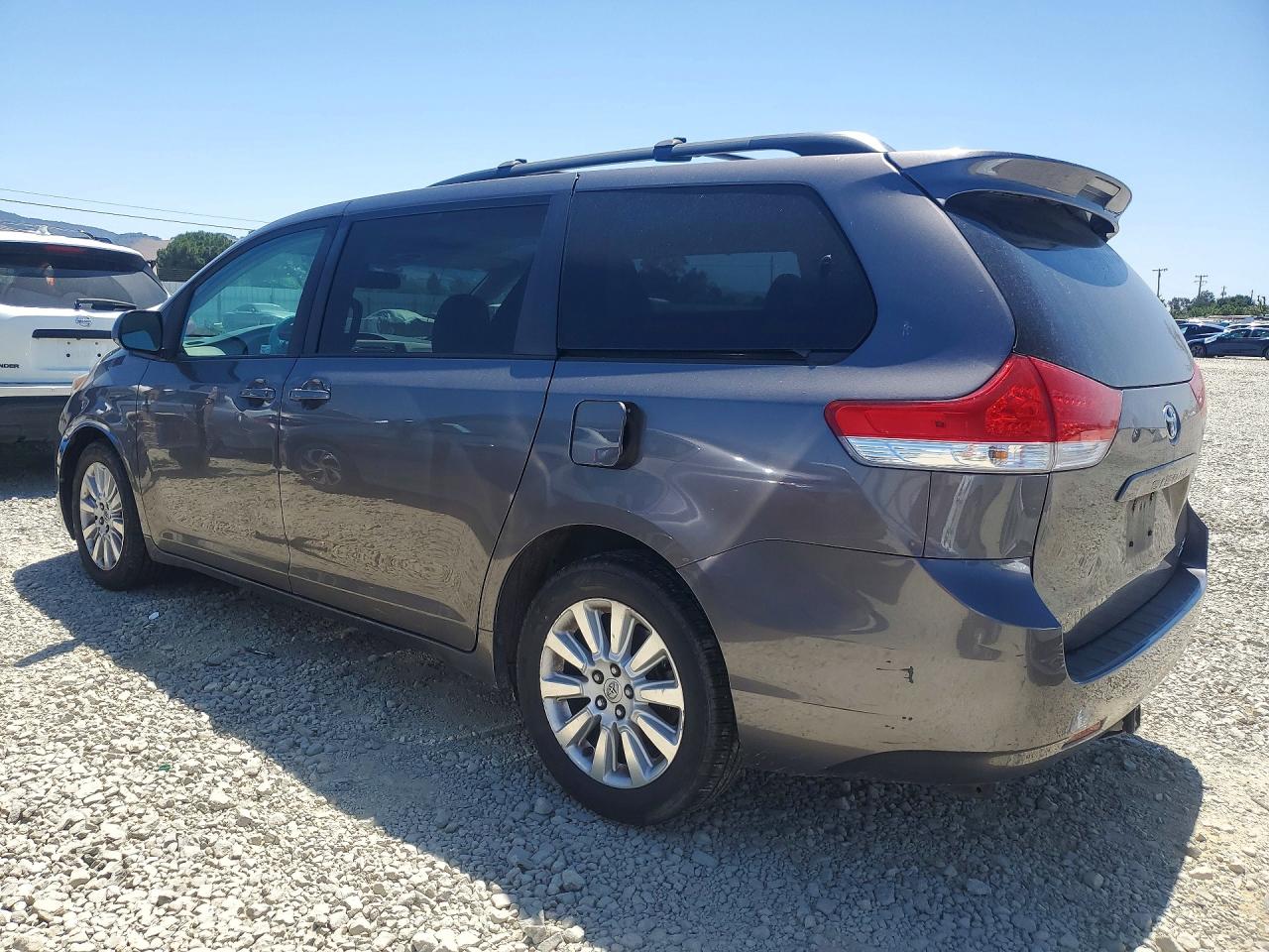 2012 Toyota Sienna Xle 7-passenger Серебряный vin: 5TDDK3DC8CS031256