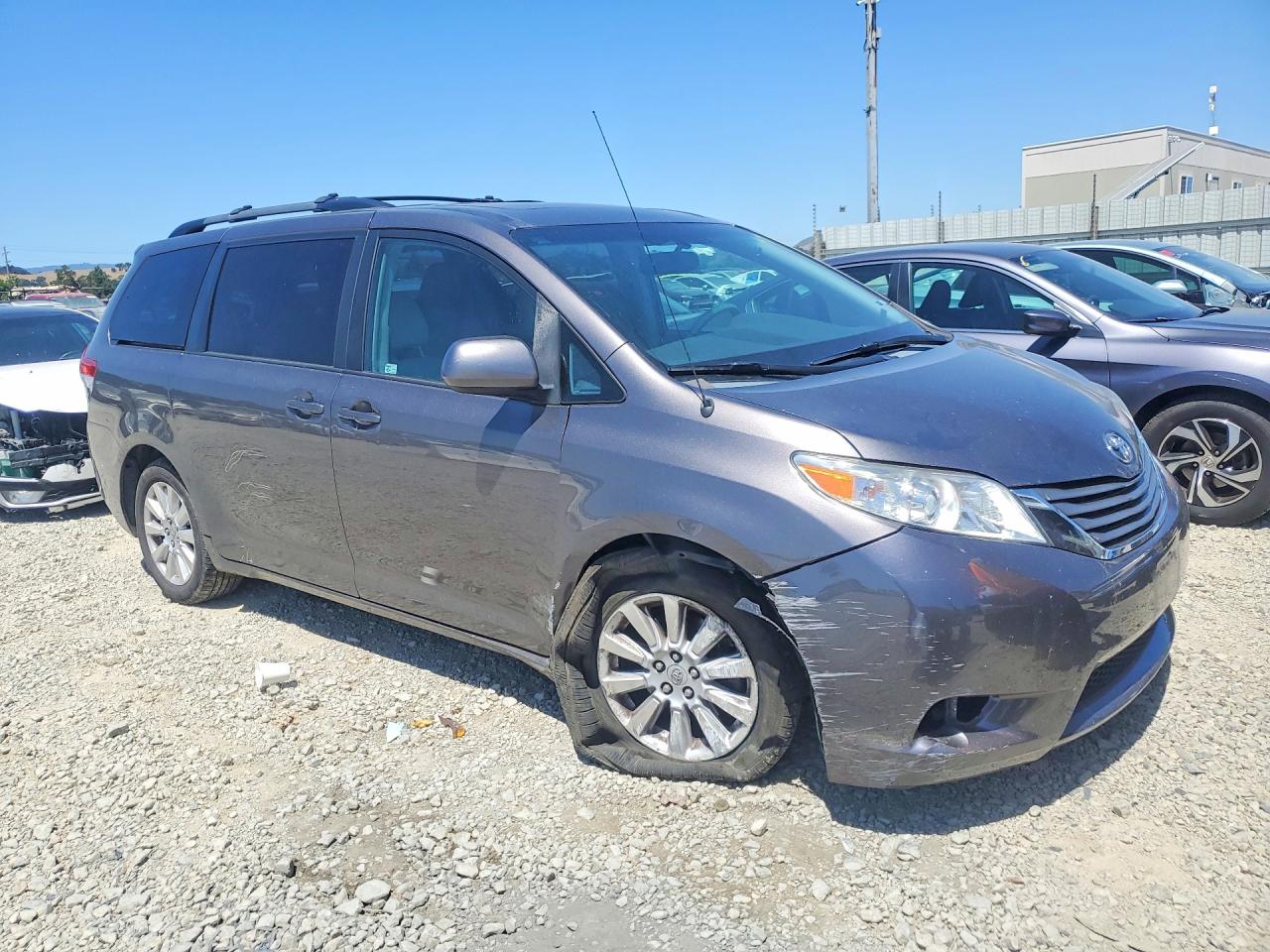 2012 Toyota Sienna Xle 7-passenger Серебряный vin: 5TDDK3DC8CS031256