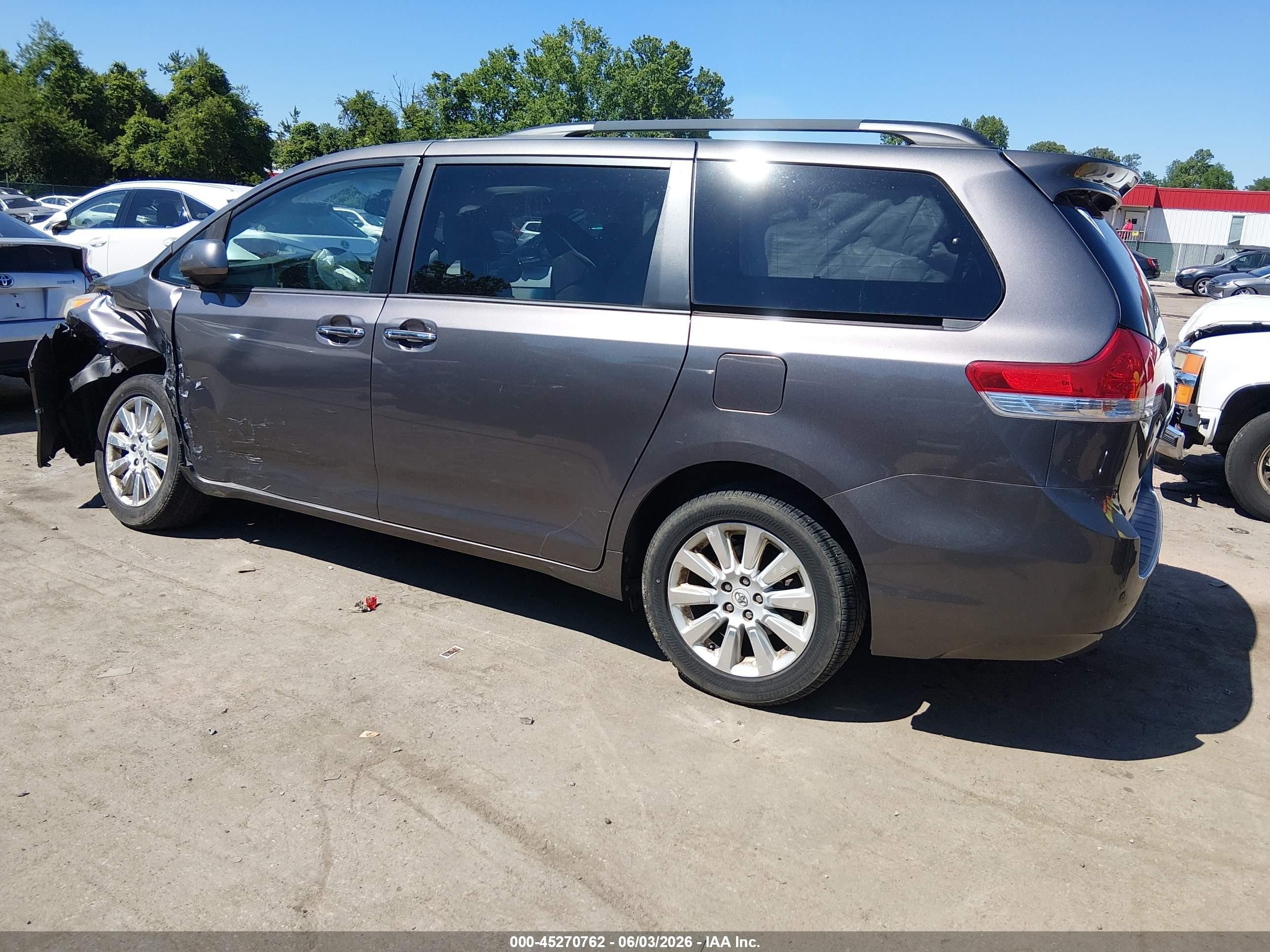 2012 Toyota Sienna Xle 7 Passenger Gray vin: 5TDDK3DC8CS036571