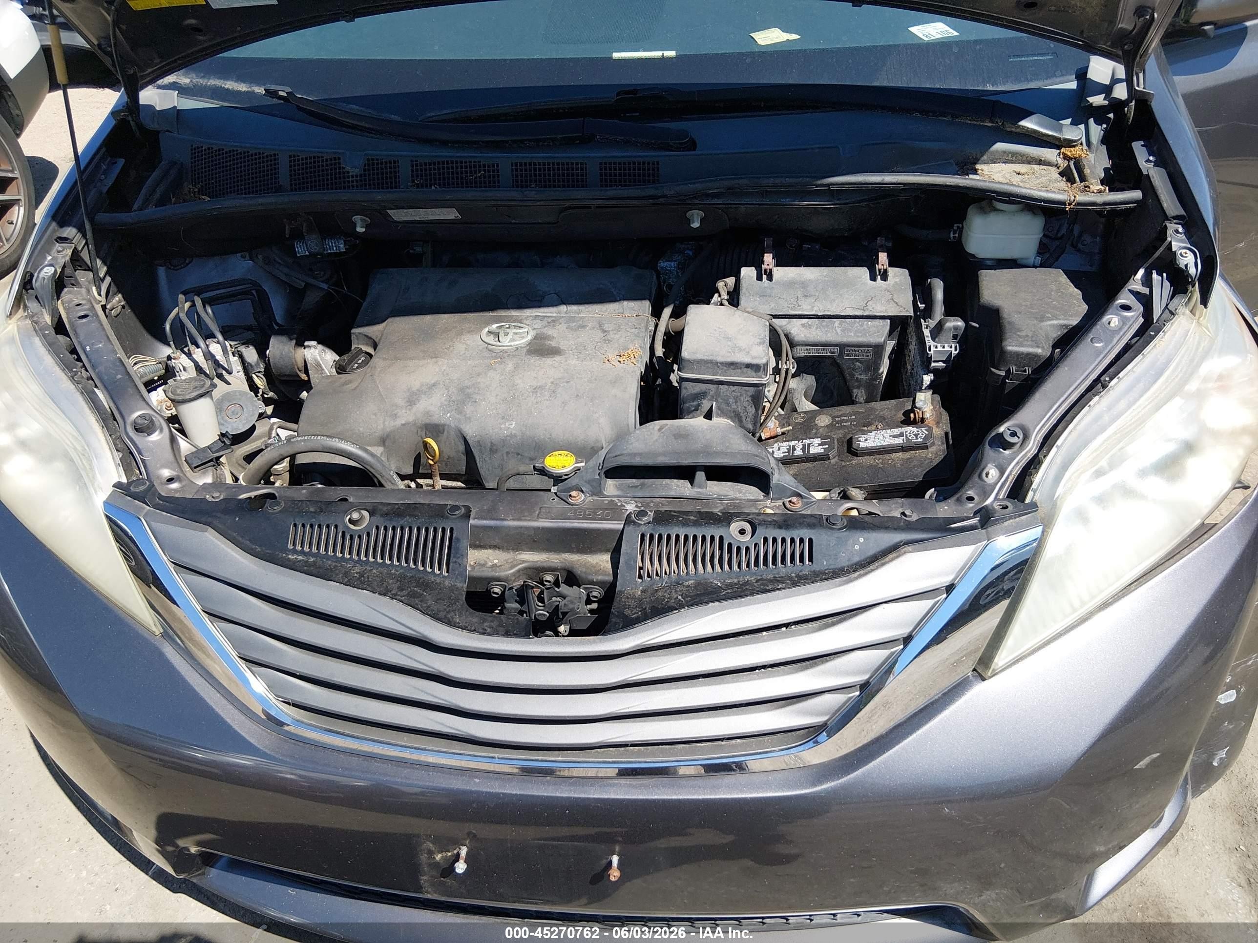 2012 Toyota Sienna Xle 7 Passenger Gray vin: 5TDDK3DC8CS036571