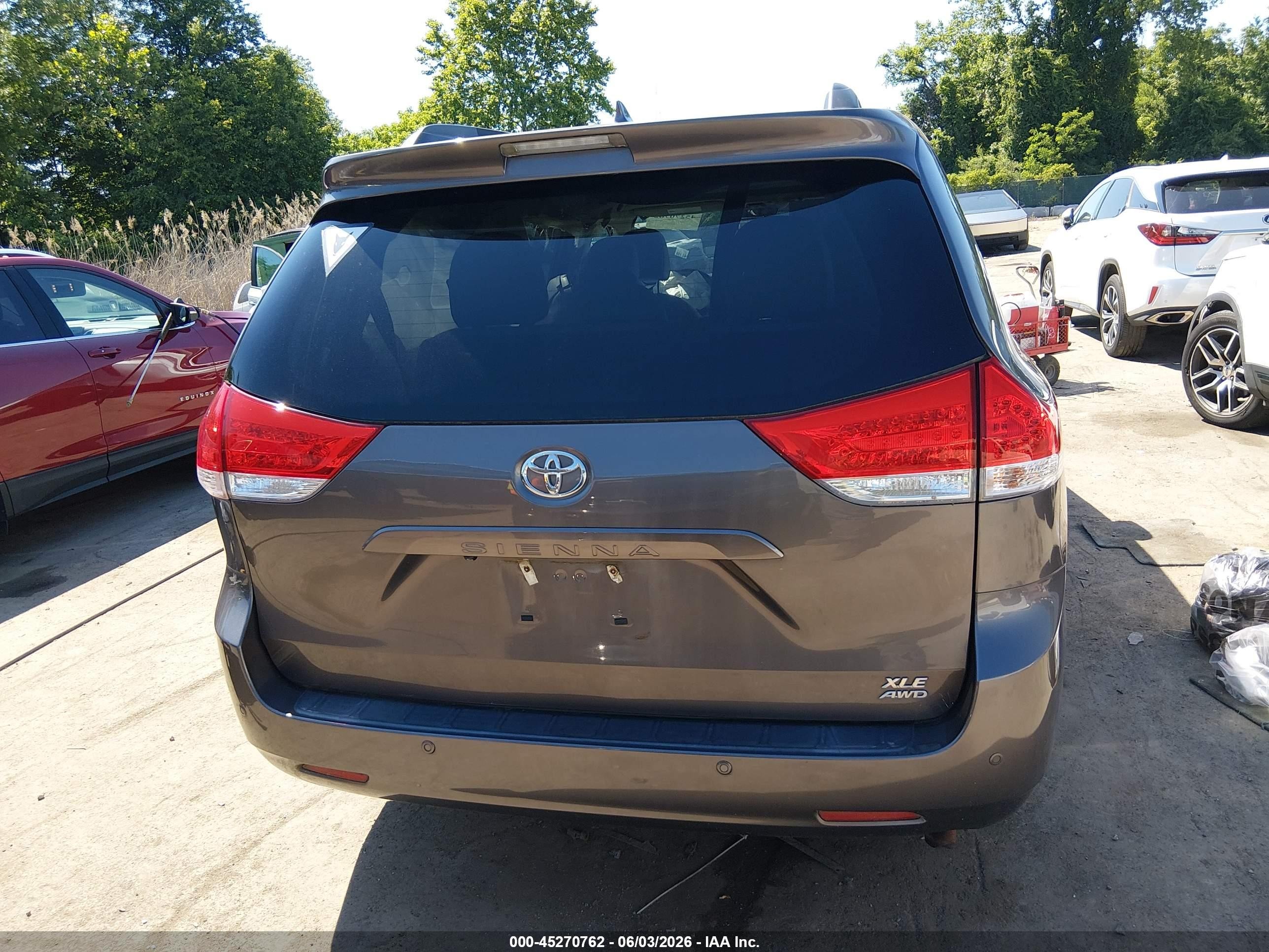 2012 Toyota Sienna Xle 7 Passenger Gray vin: 5TDDK3DC8CS036571