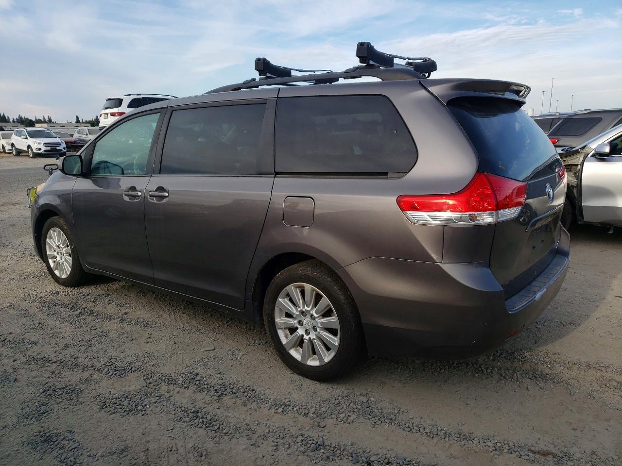 2012 Toyota Sienna Xle 7-passenger Gray vin: 5TDDK3DC8CS039163