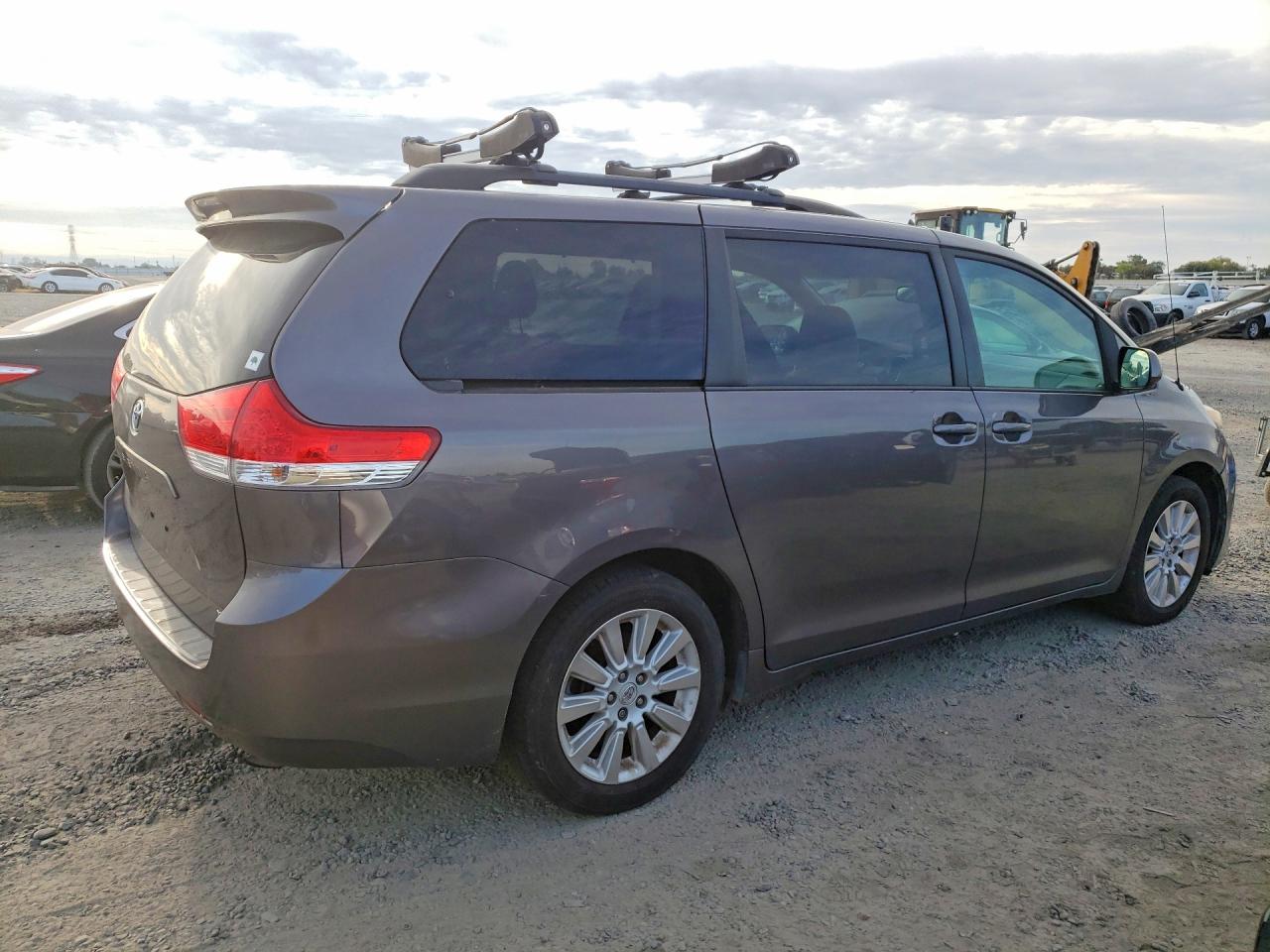 2012 Toyota Sienna Xle 7-passenger Gray vin: 5TDDK3DC8CS039163
