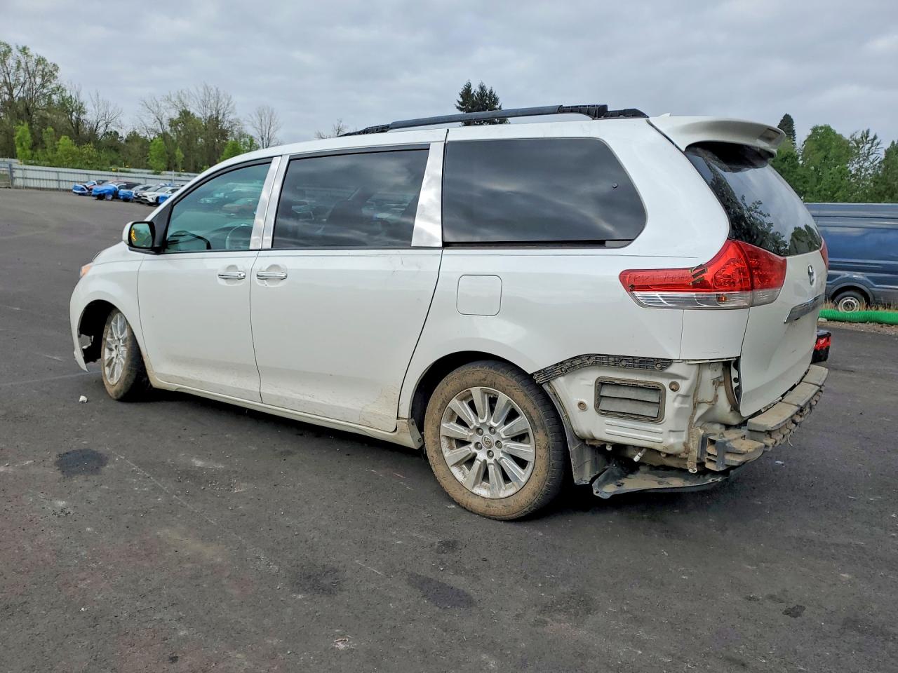 2012 Toyota Sienna Limited 7-passenger White vin: 5TDDK3DC8CS043441