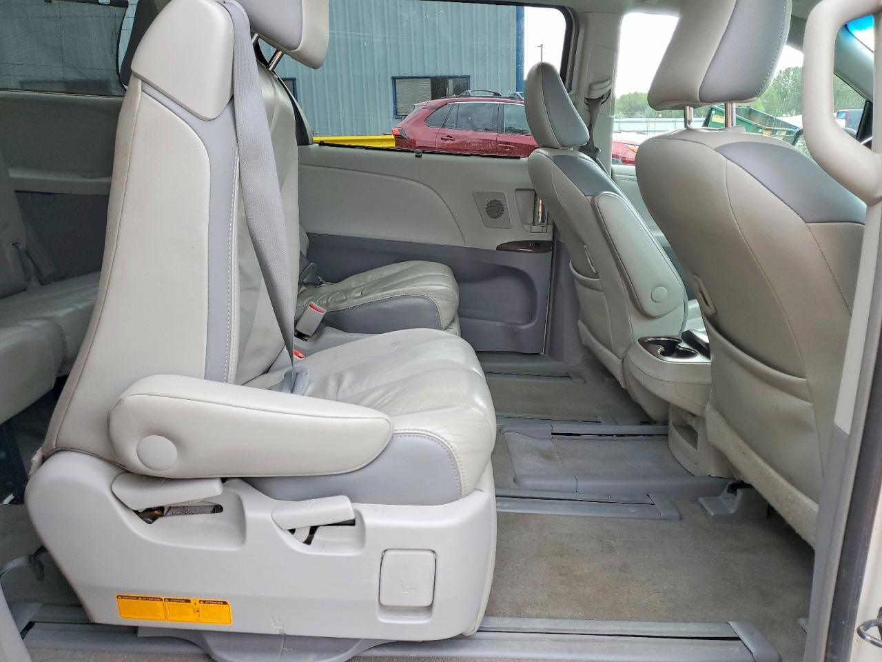 2012 Toyota Sienna Limited 7-passenger White vin: 5TDDK3DC8CS043441