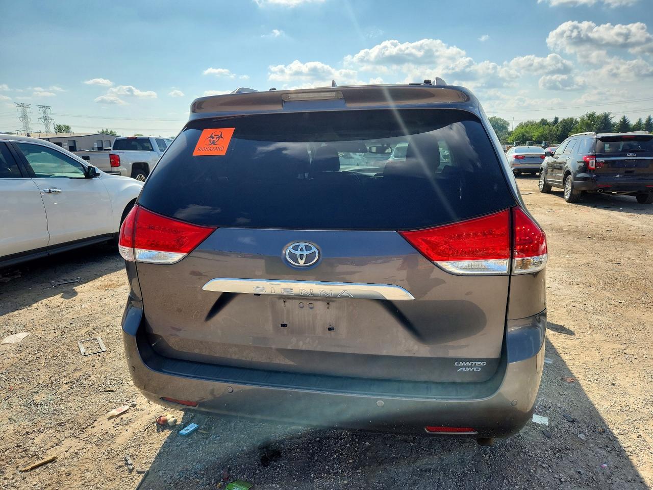 2012 Toyota Sienna Limited 7-passenger Gray vin: 5TDDK3DC8CS043519