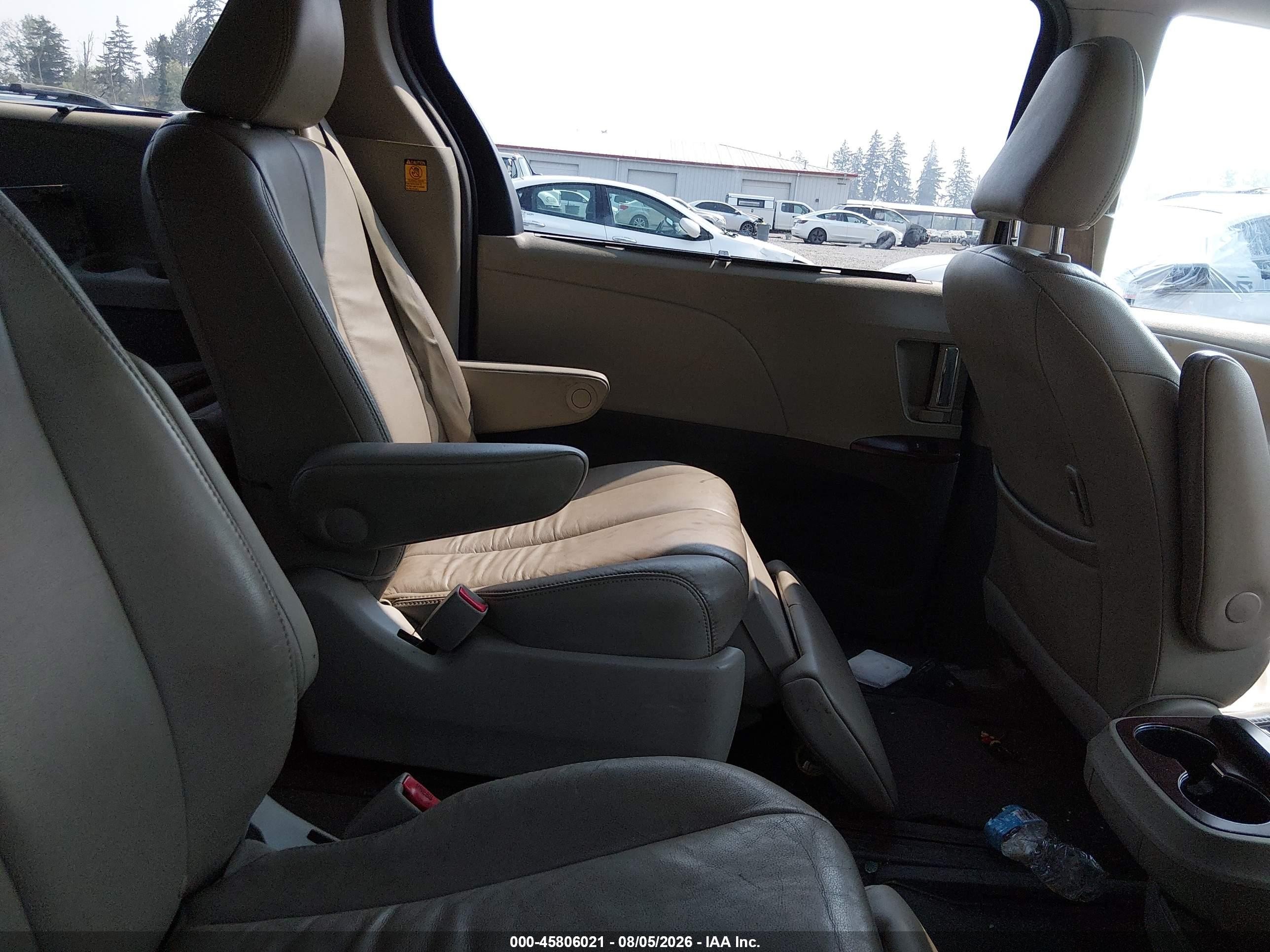 2013 Toyota Sienna Xle 7 Passenger Черный vin: 5TDDK3DC8DS063349