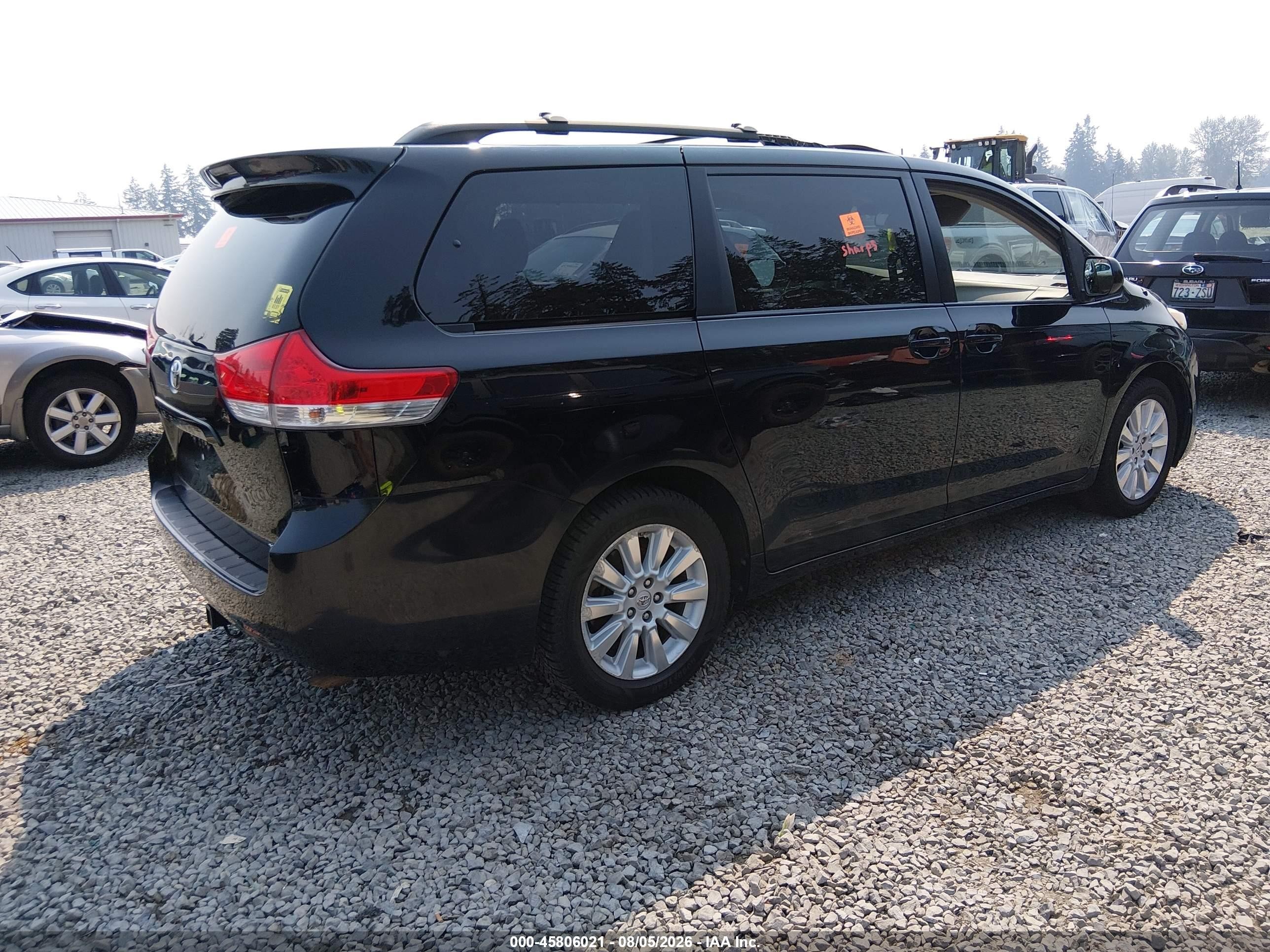 2013 Toyota Sienna Xle 7 Passenger Черный vin: 5TDDK3DC8DS063349