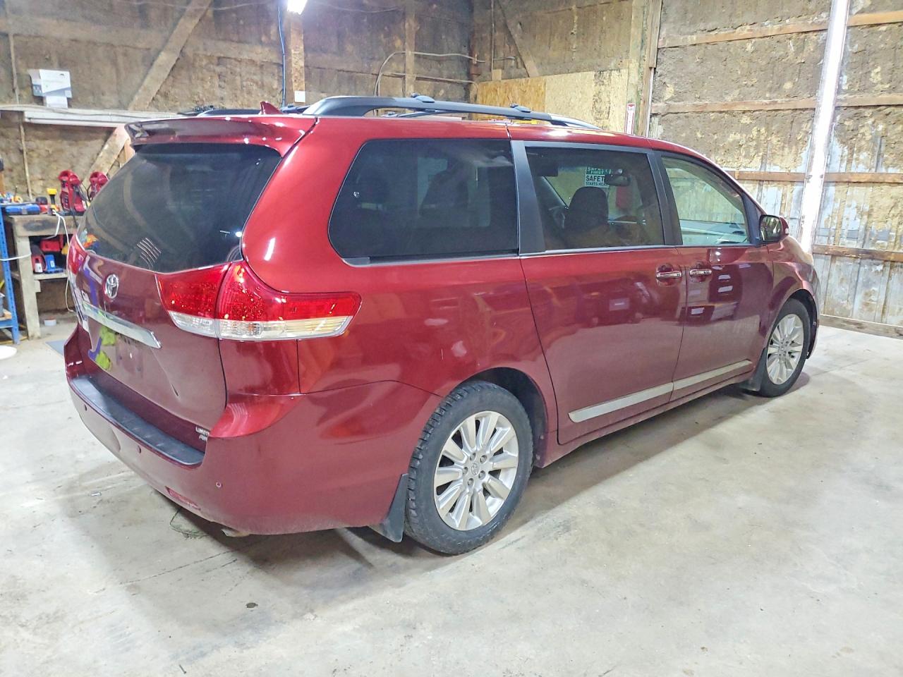 2013 Toyota Sienna Limited 7-passenger Burgundy vin: 5TDDK3DC8DS067448
