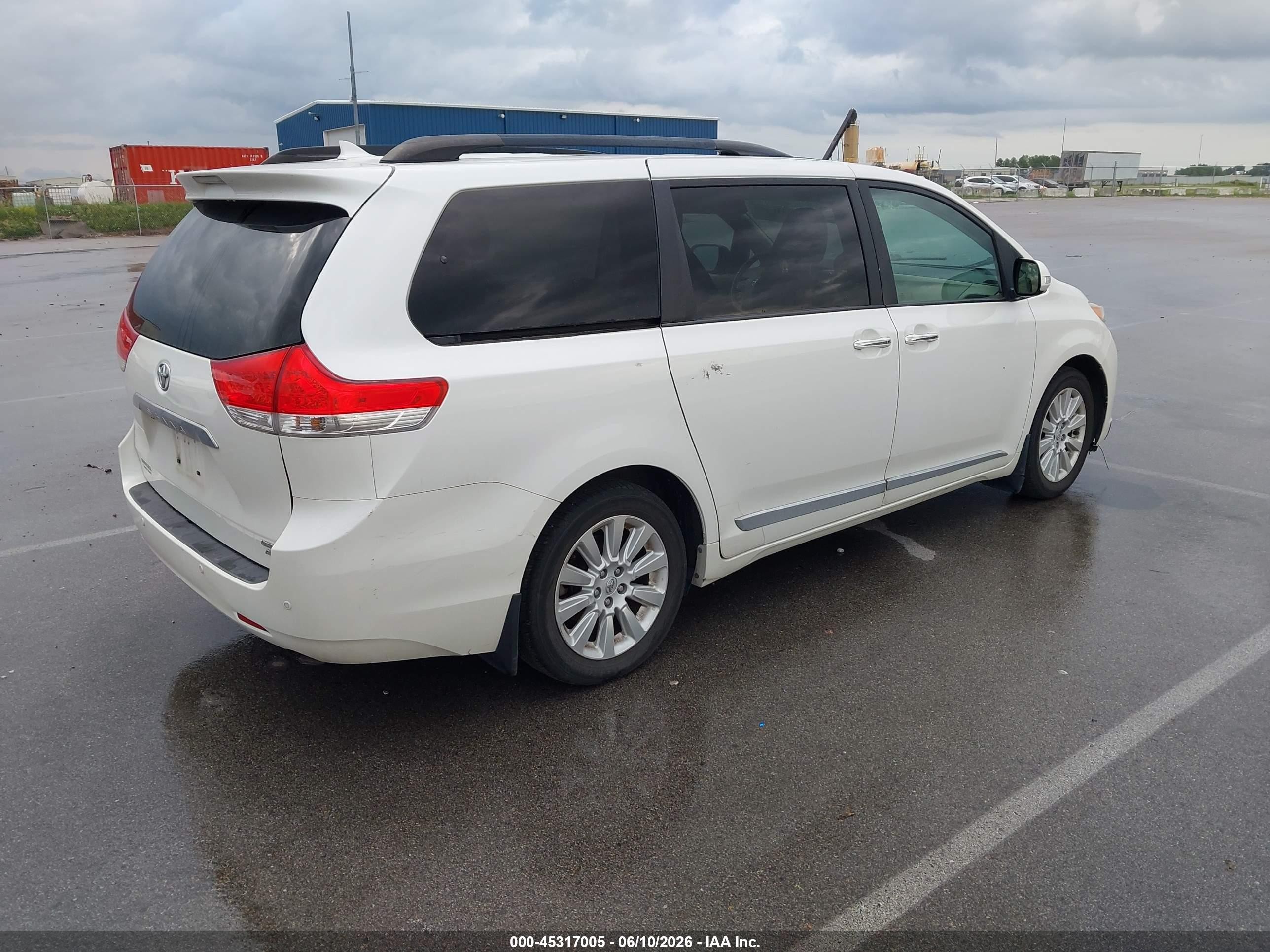 2014 Toyota Sienna Limited 7 Passenger White vin: 5TDDK3DC8ES075034