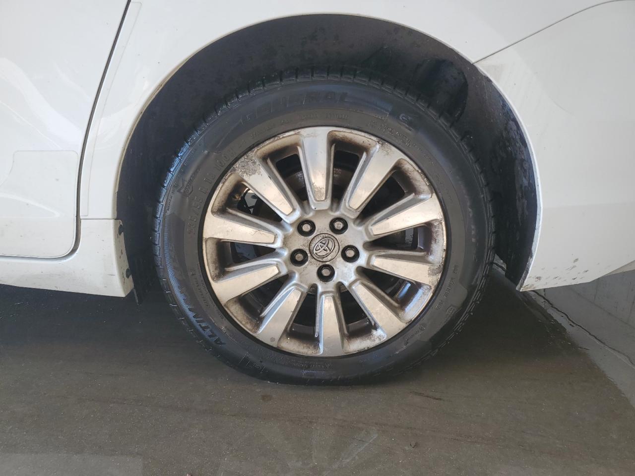 2014 Toyota Sienna Xle 7-passenger White vin: 5TDDK3DC8ES079018 Damage: Left Rear Wheel, Corrosion, > 12 Inches