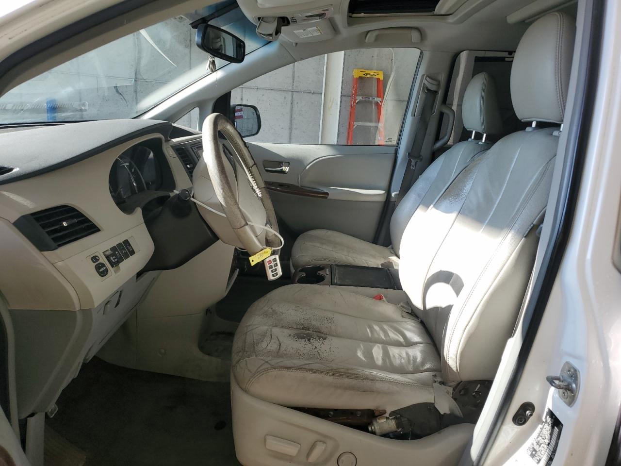 2014 Toyota Sienna Xle 7-passenger White vin: 5TDDK3DC8ES079018 Damage: Left Front Seat, Worn, Replacement Required